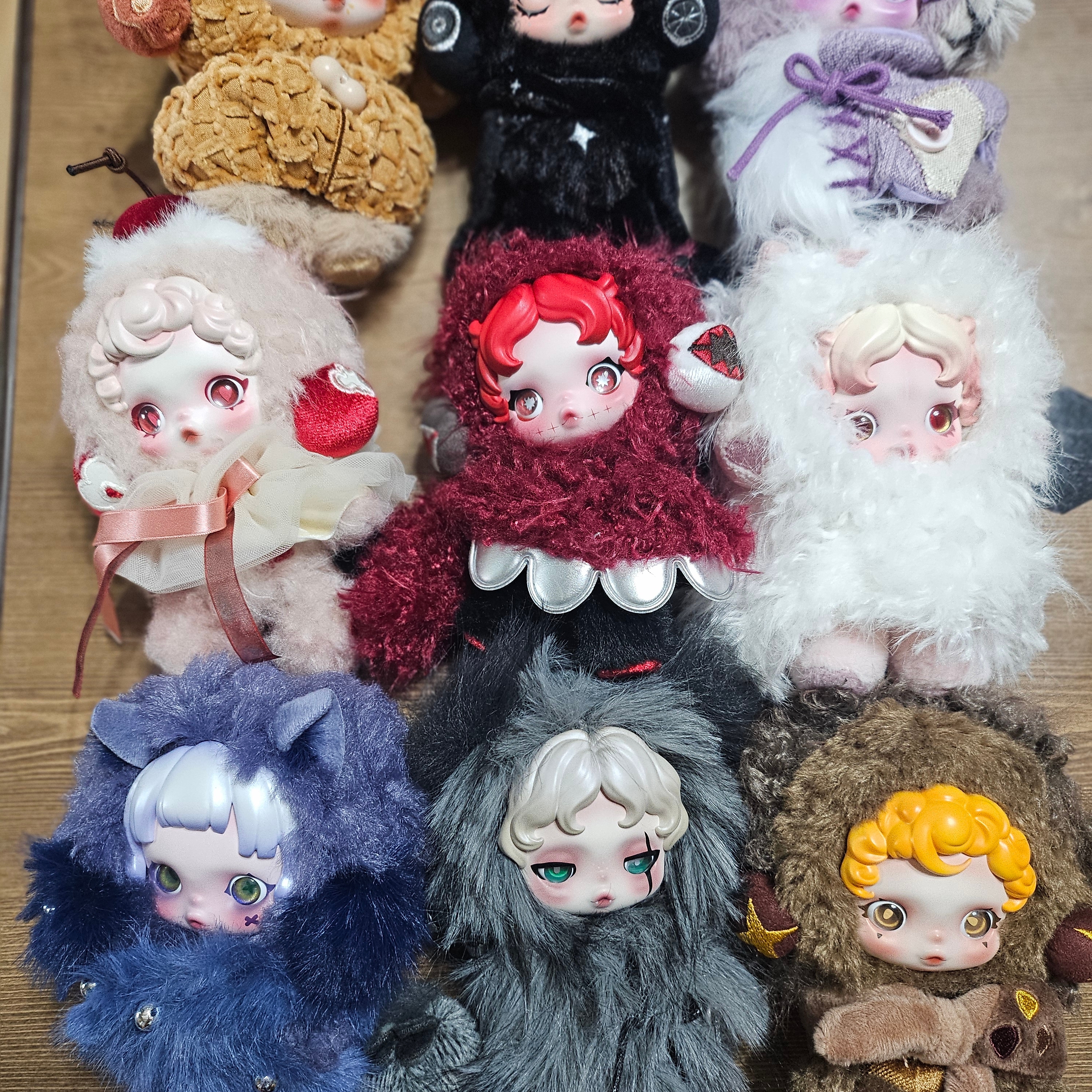Pop Mart Skullpanda You Found Me ! Series Plush Doll Pendant Sealed Case (9 Blind Boxes) 착용 스타일