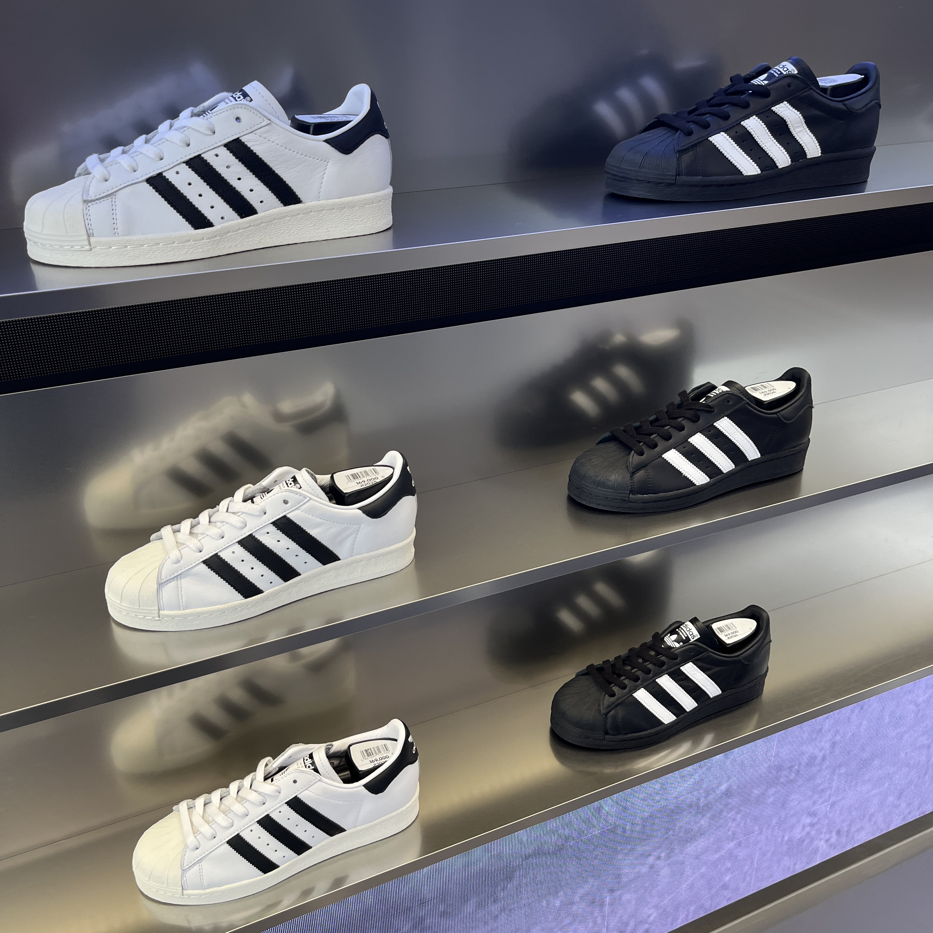 (W) Adidas Superstar II Core Black Cloud White 착용 스타일