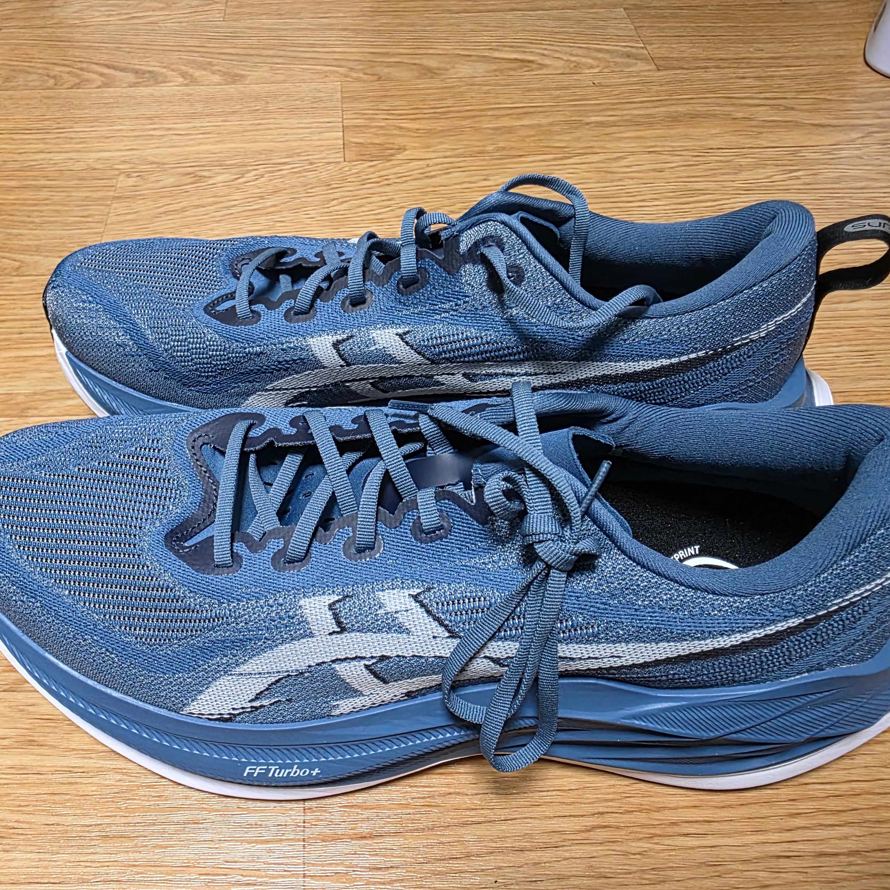 Asics Superblast 2 Winter Sea White 착용 스타일