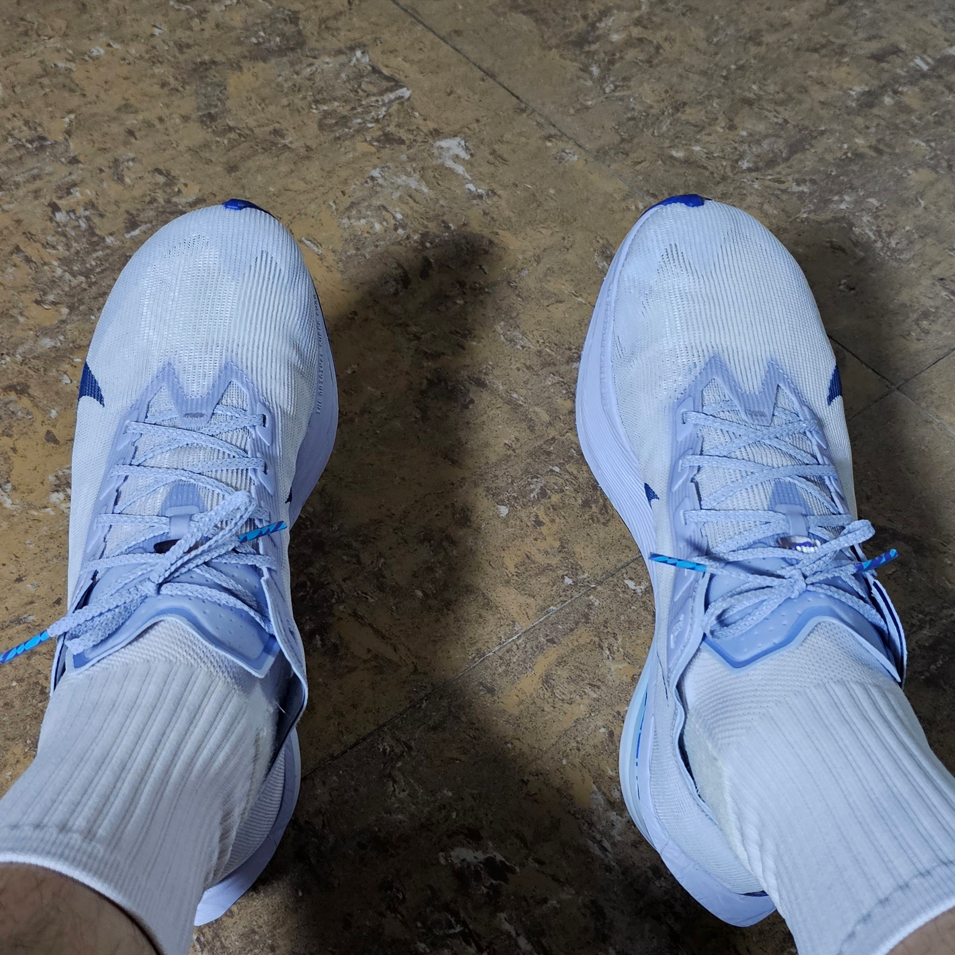 Nike ZoomX Vaporfly Next% 4 Ghost Persian Violet 착용 스타일