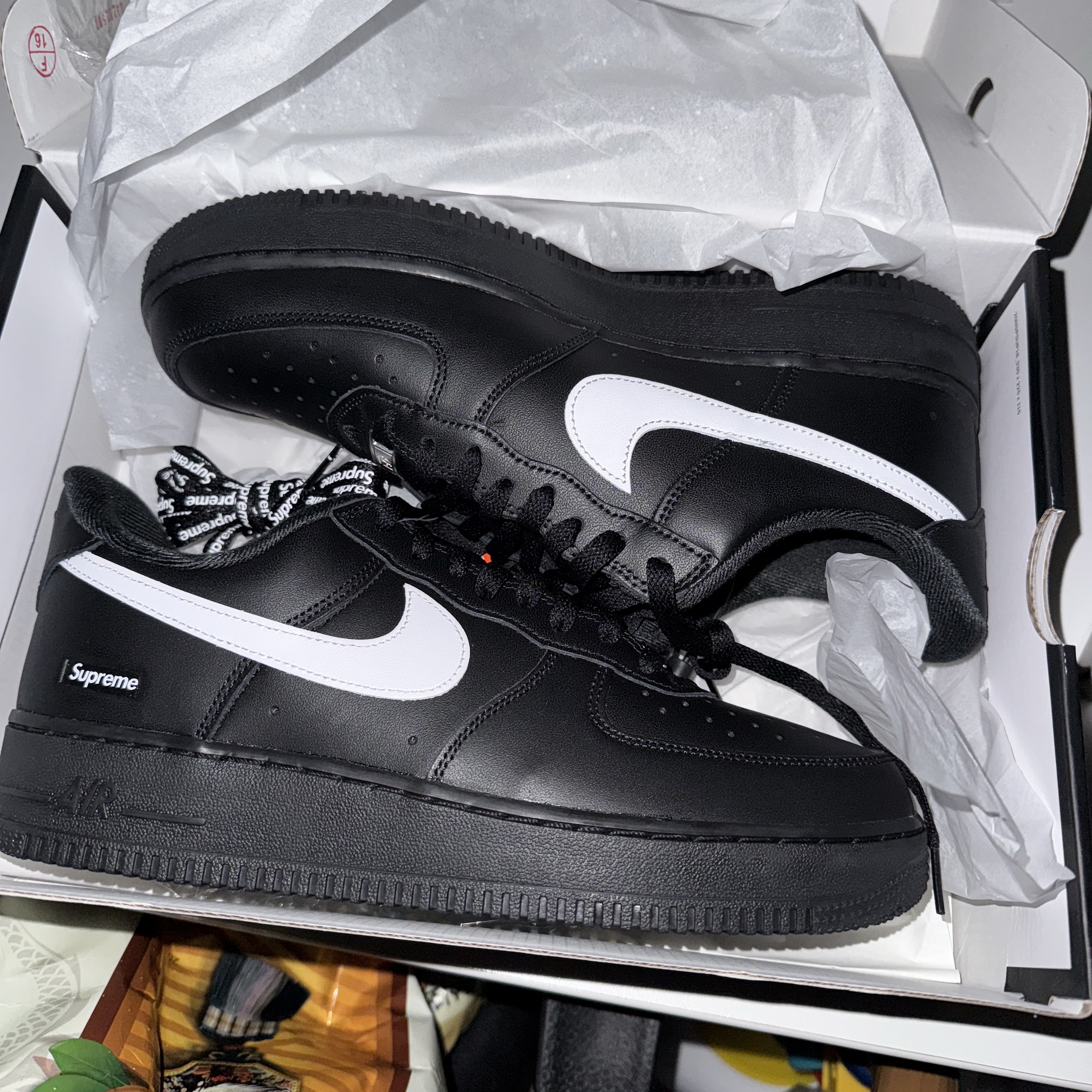 Nike x Supreme Air Force 1 Low Black 착용 스타일