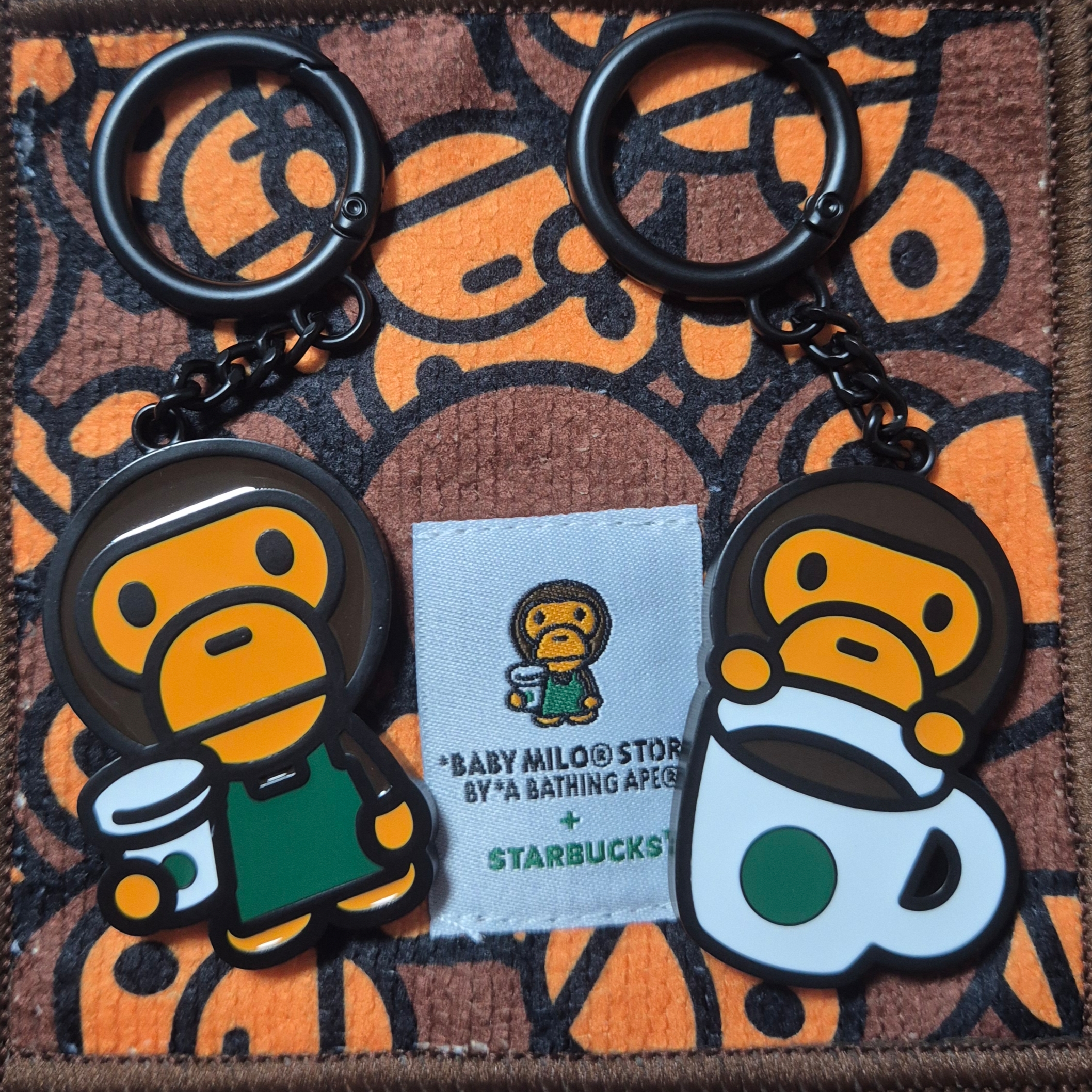 Starbucks x BAPE Baby Milo Keychain, Starbucks x BAPE Baby Milo Coaster 착용 스타일