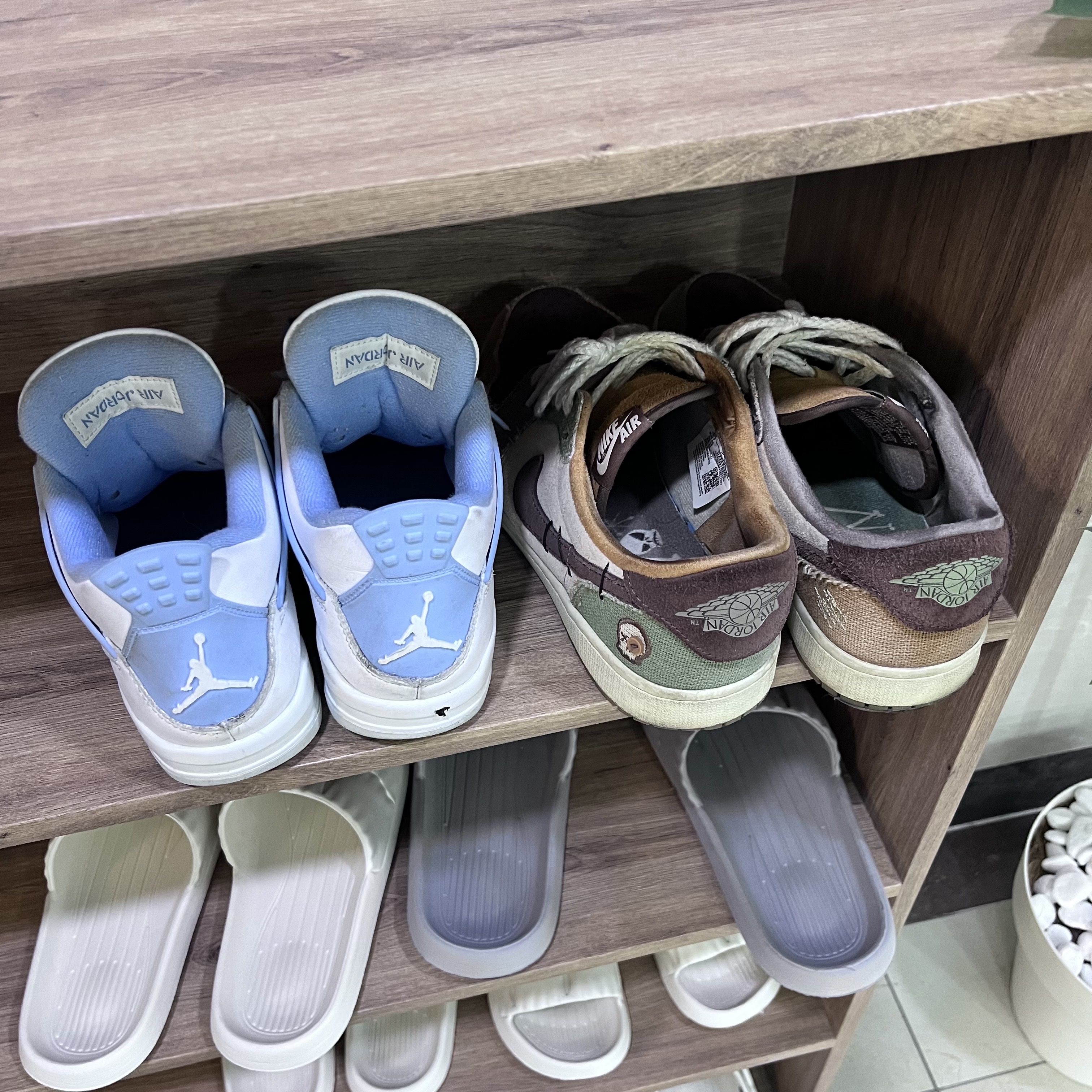Jordan 1 x Zion Williamson Retro Low OG Flax and Oil Green, (W) Jordan 4 Retro Aluminum 착용 스타일 - 2