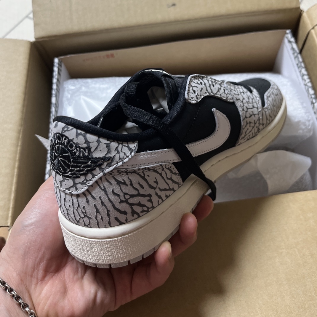 Jordan 1 Retro Low OG Black Cement 착용 스타일 - 2