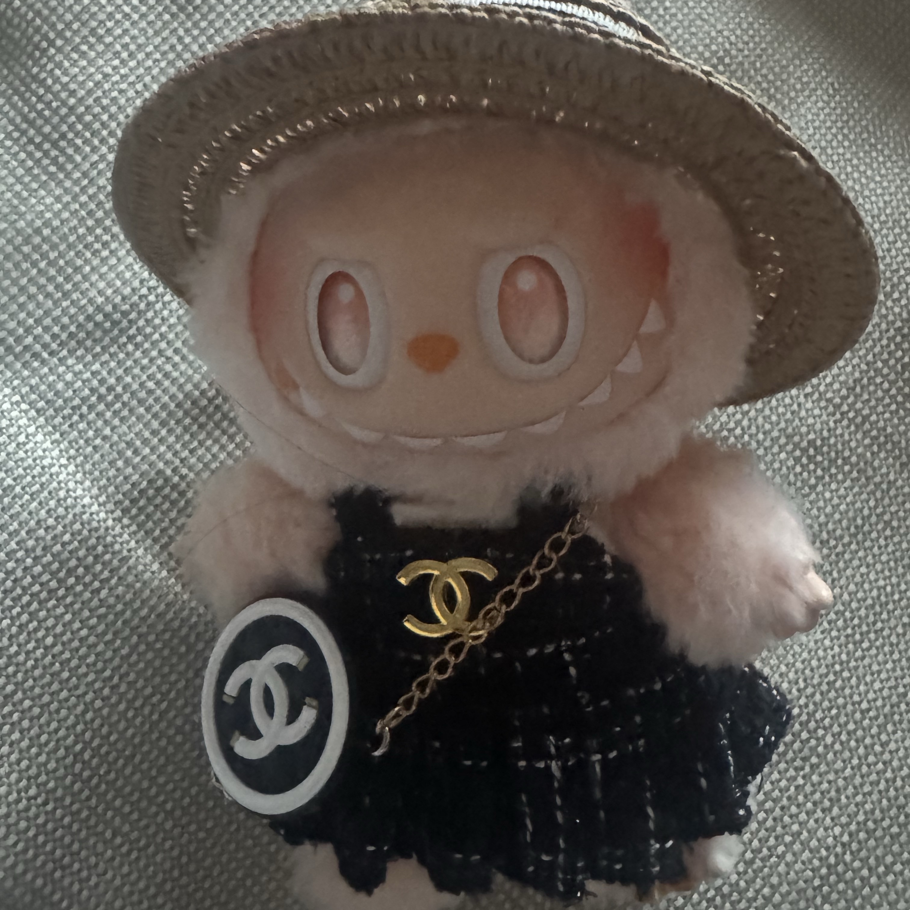 Pop Mart Labubu The Monsters Highlight Series Happiness Keyring (Opened Case) 착용 스타일
