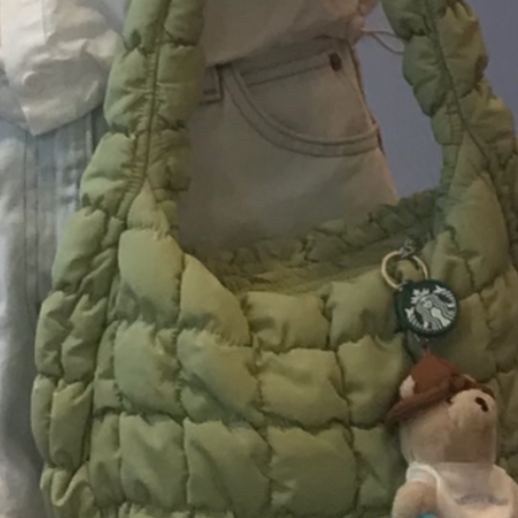 COS Quilted Mini Bag Light Green 착용 스타일