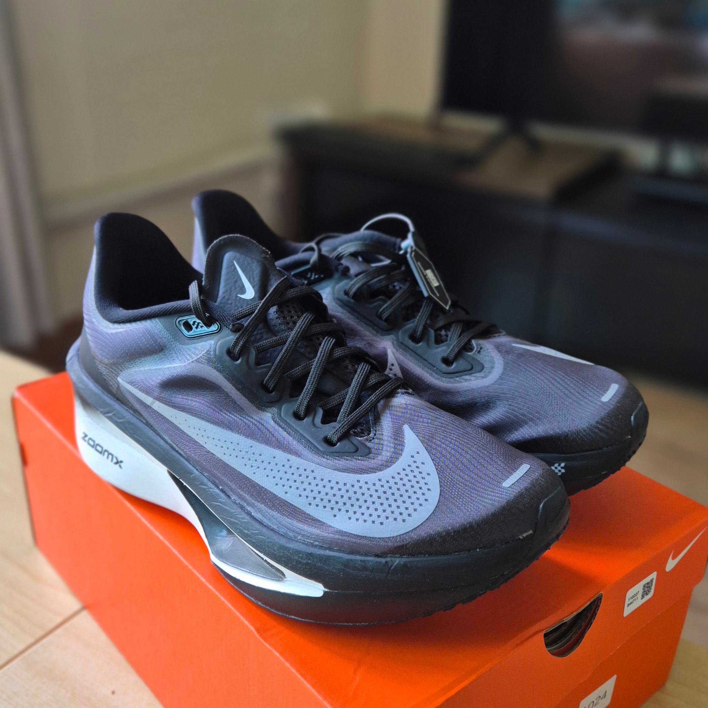 Nike Zoom Fly 6 Black Light Smoke Grey 착용 스타일 - 2