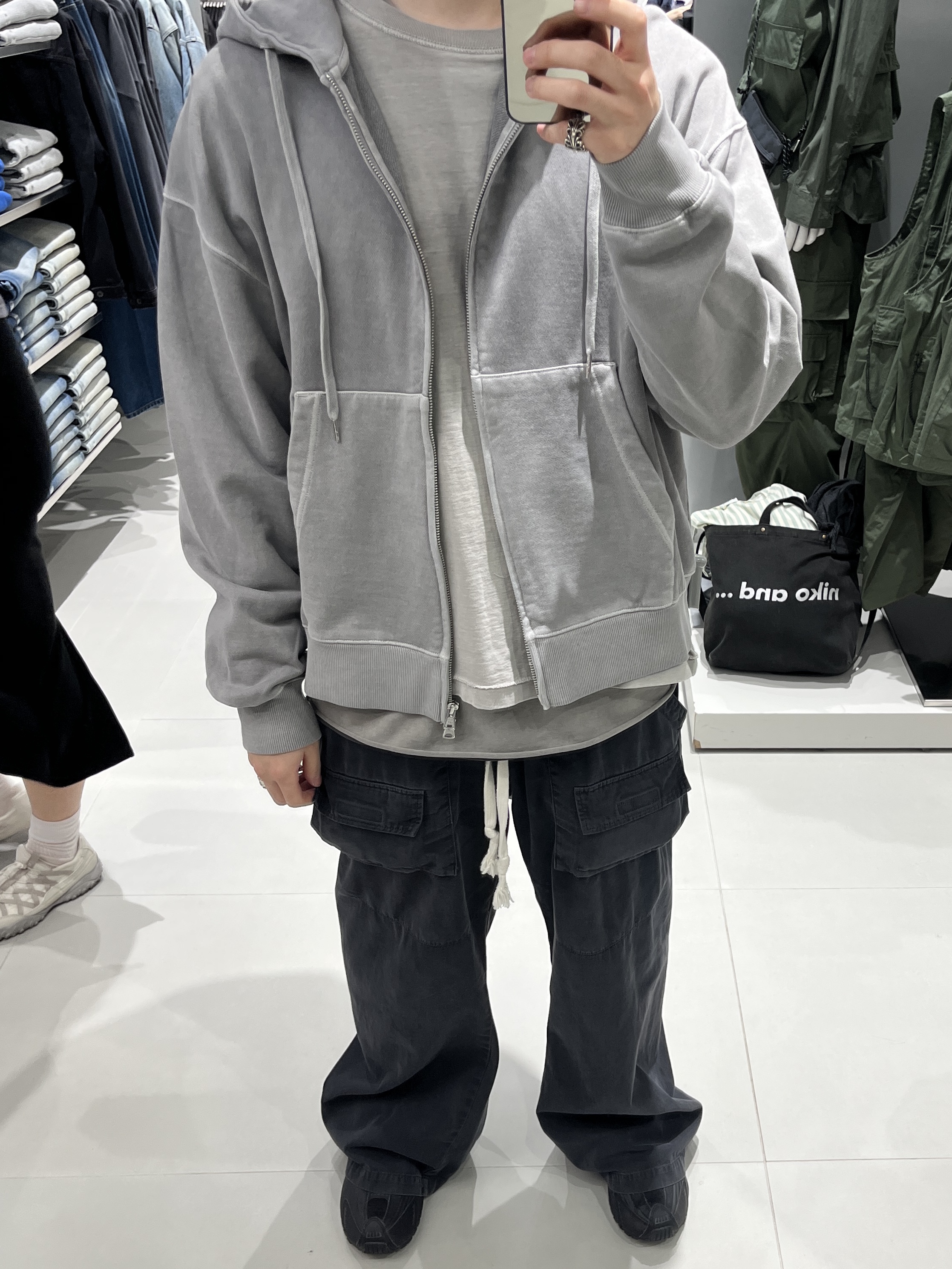 [기간한정 20%쿠폰] Polyteru Human Index Human Sleeveless Gray Beige, Polyteru Front Cargo Pants 1.2v Black 착용 스타일