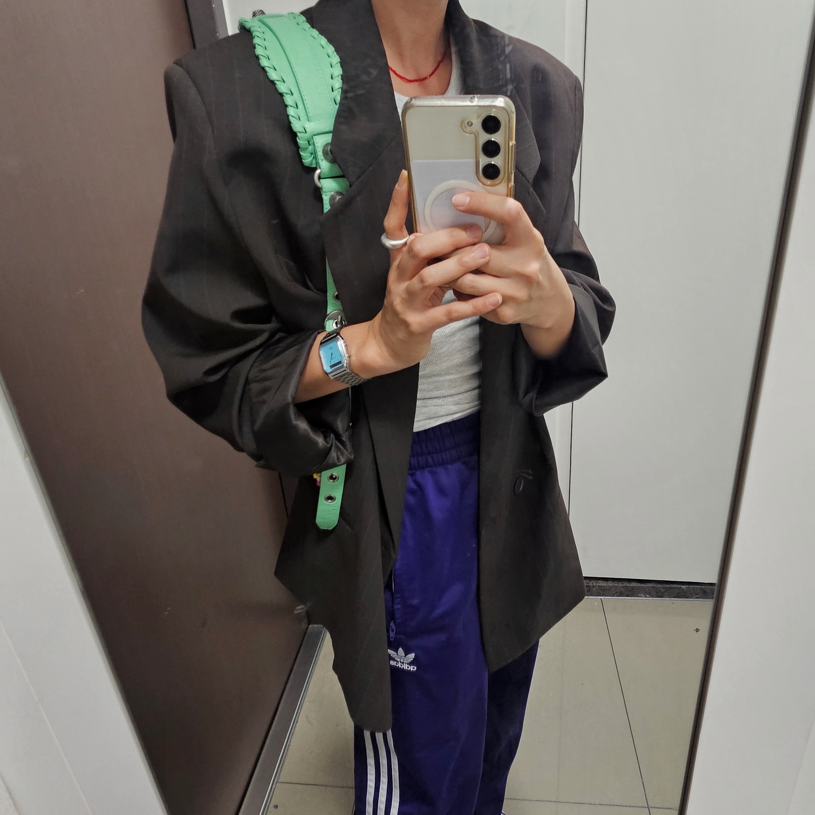 Adidas Samba OG Cloud White, Casio AQ-230A-2A1MQY 착용 스타일 - 2