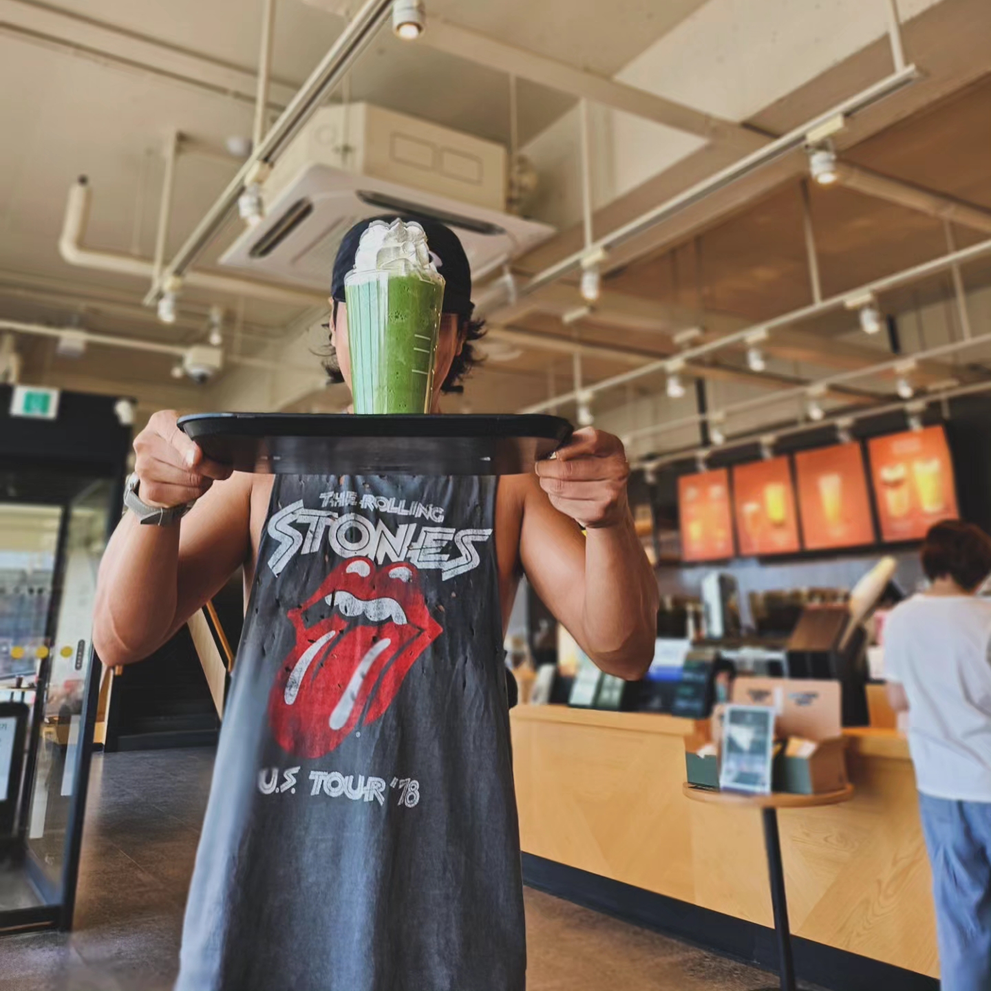 Salomon Link 6 Panel Cap Black 착용 스타일 - 3