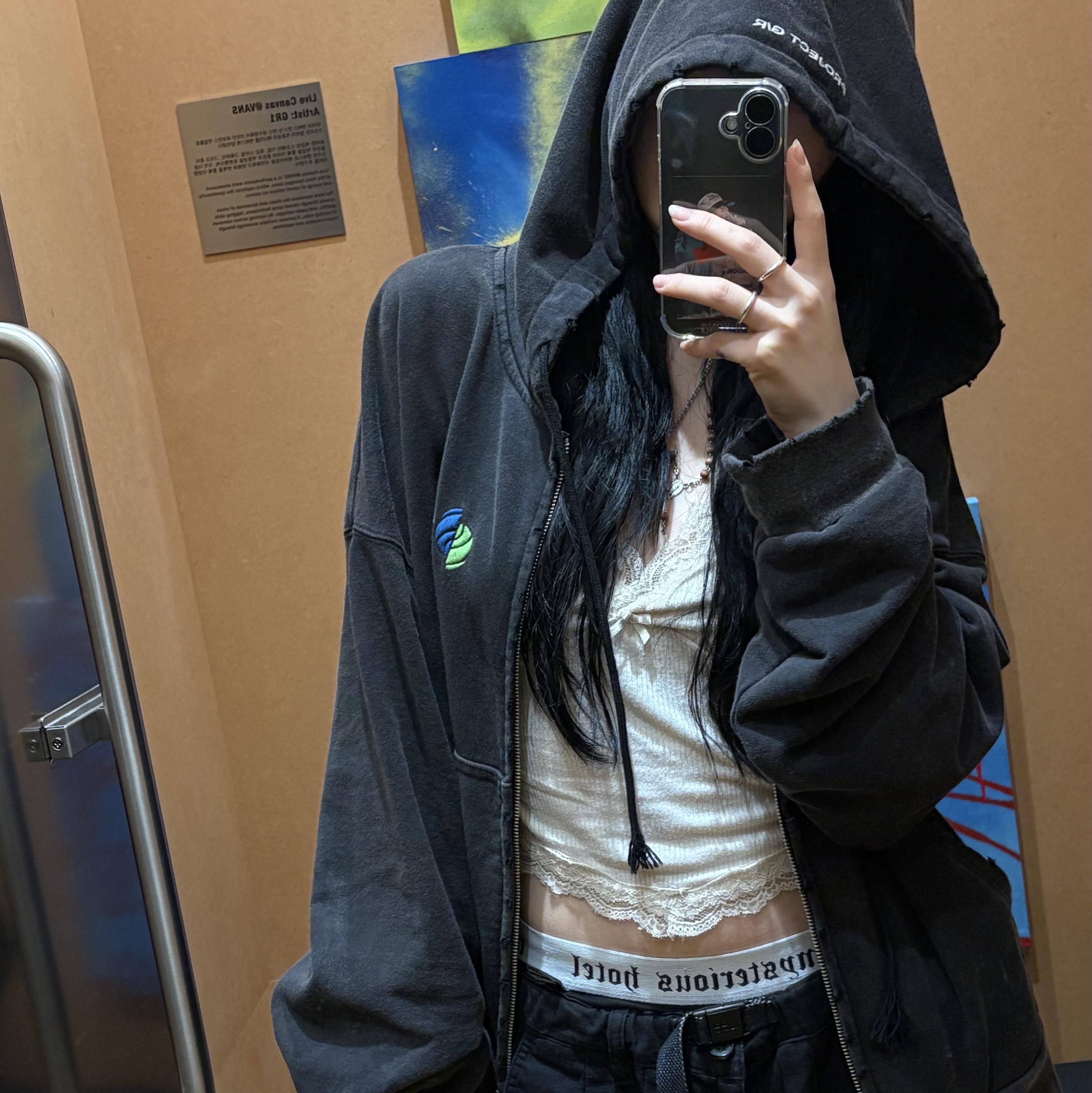 Project G/R SPC Cropped Distressed Zip Hoodie Washed Black, Vans MTE Harbor Mule VR3 Khaki 착용 스타일 - 1