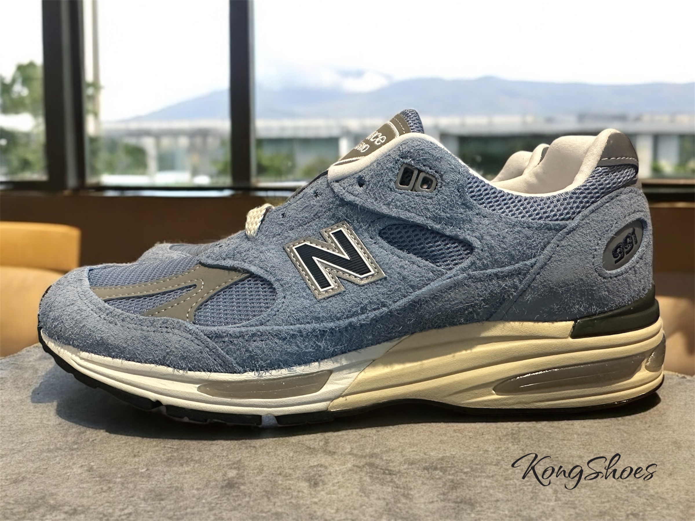 New Balance 991v2 Made in UK Celestial Blue Faded Denim 착용 스타일