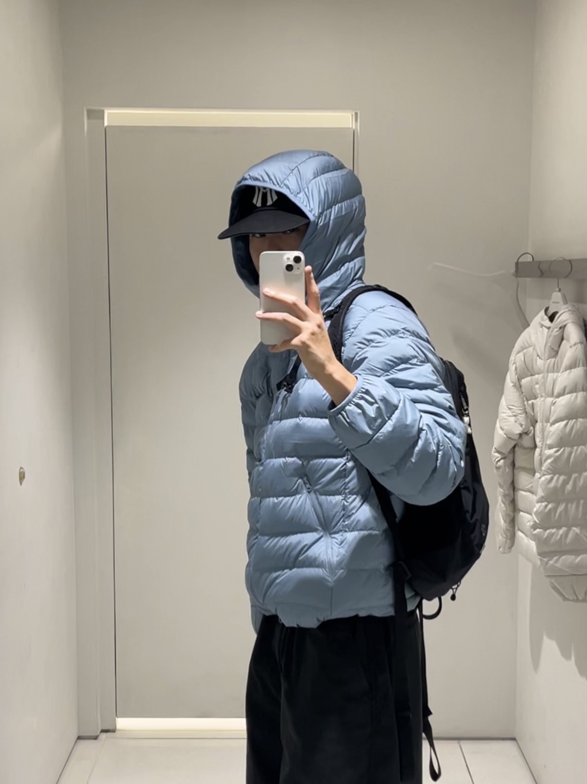Musinsa Standard City Leisure Hooded Light Down Jacket Moon Blue 착용 스타일 - 1