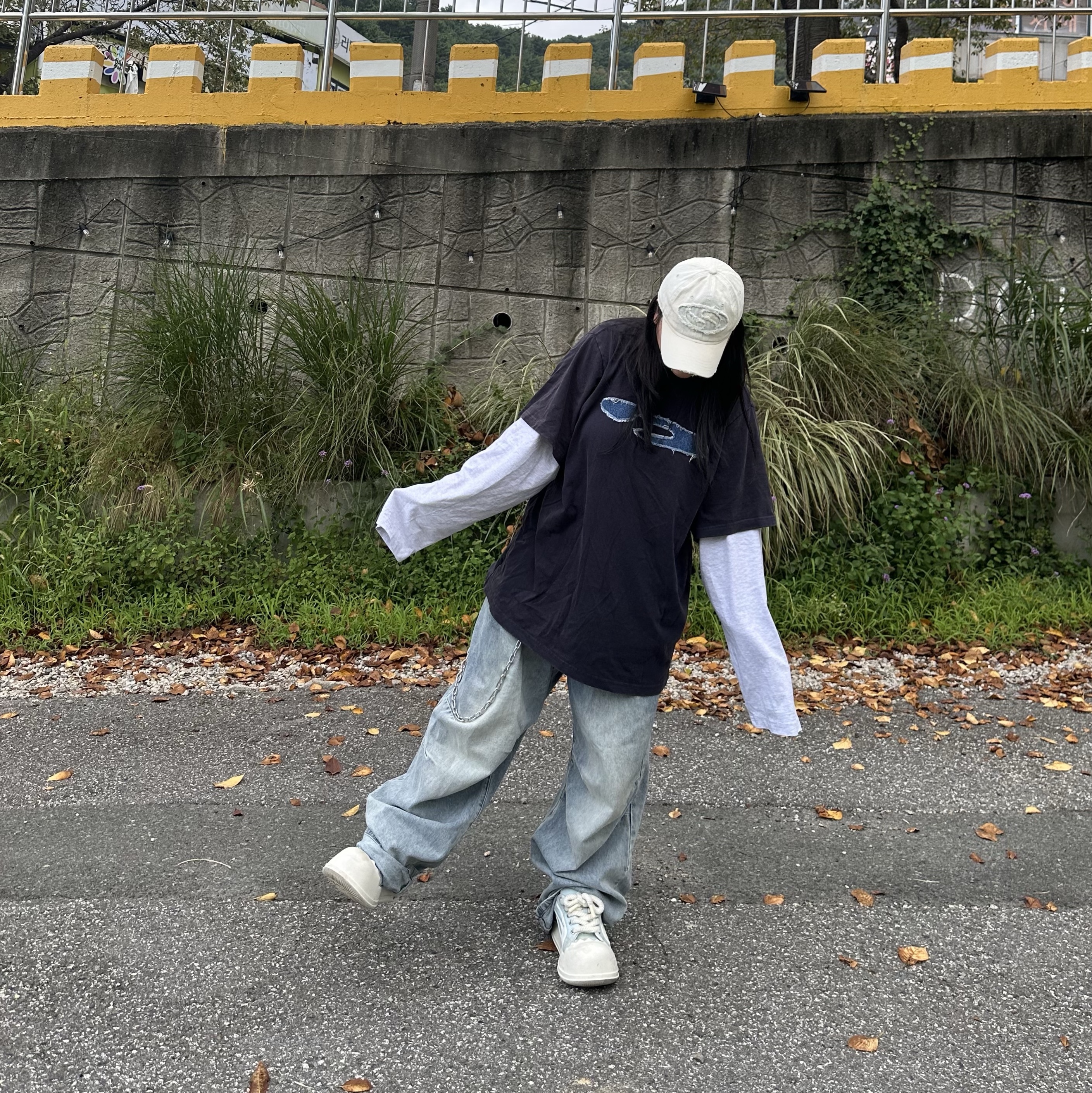 NOD Glen Wide Baggy Denim Pants Light Blue 착용 스타일 - 1