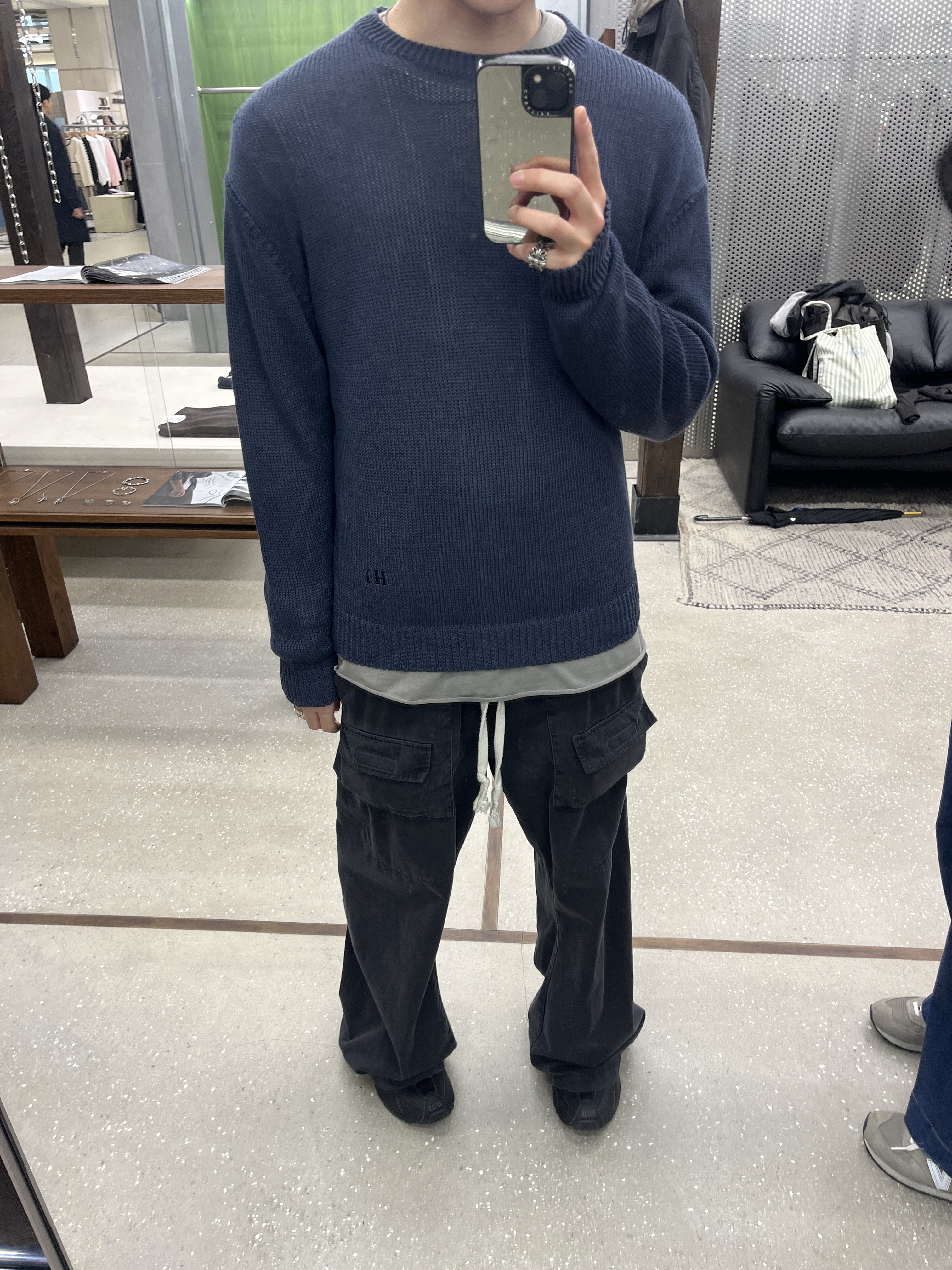Polyteru Front Cargo Pants 1.2v Black, (W) Nike Shox R4 Black 착용 스타일