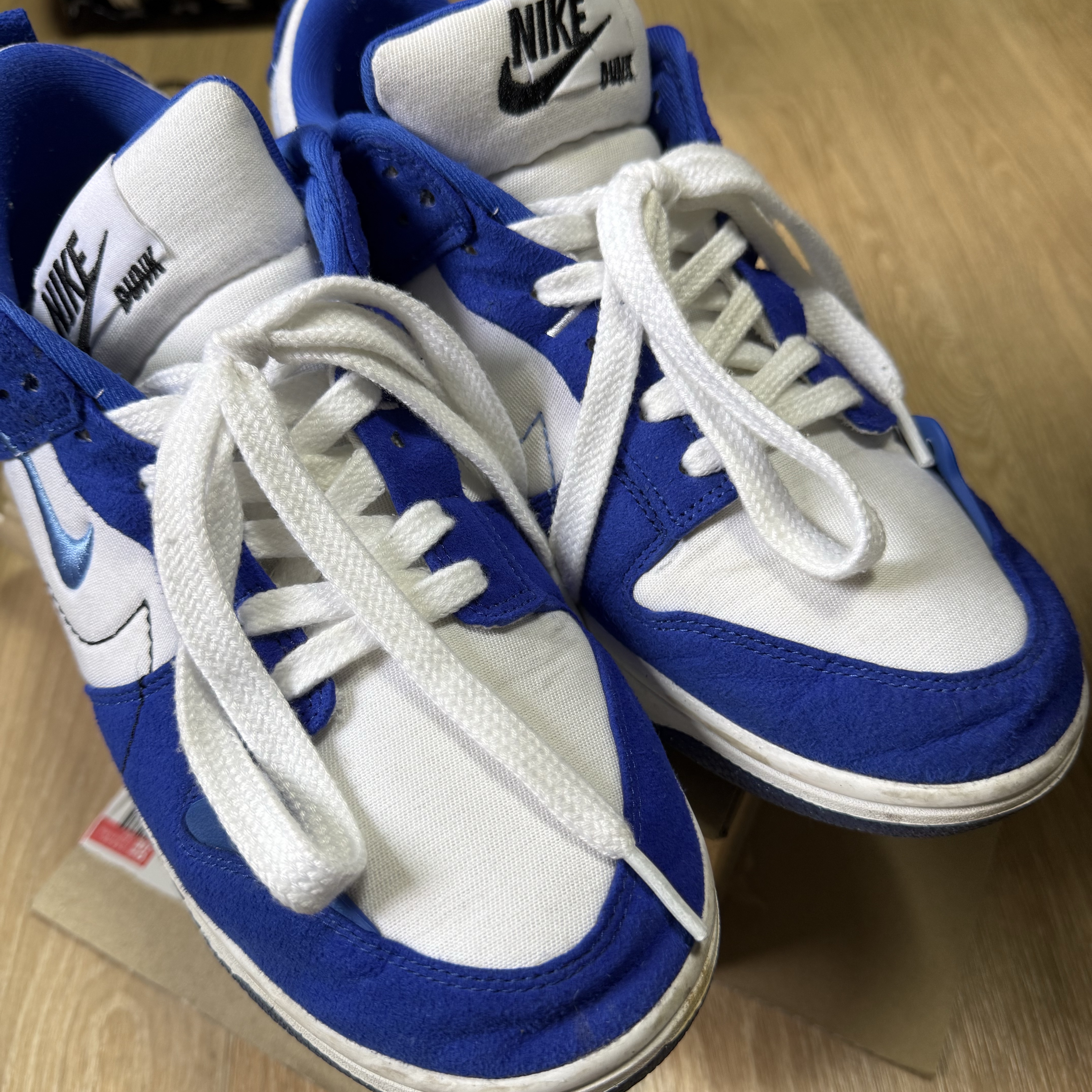 (W) Nike Dunk Low Disrupt 2 White and University Blue 착용 스타일
