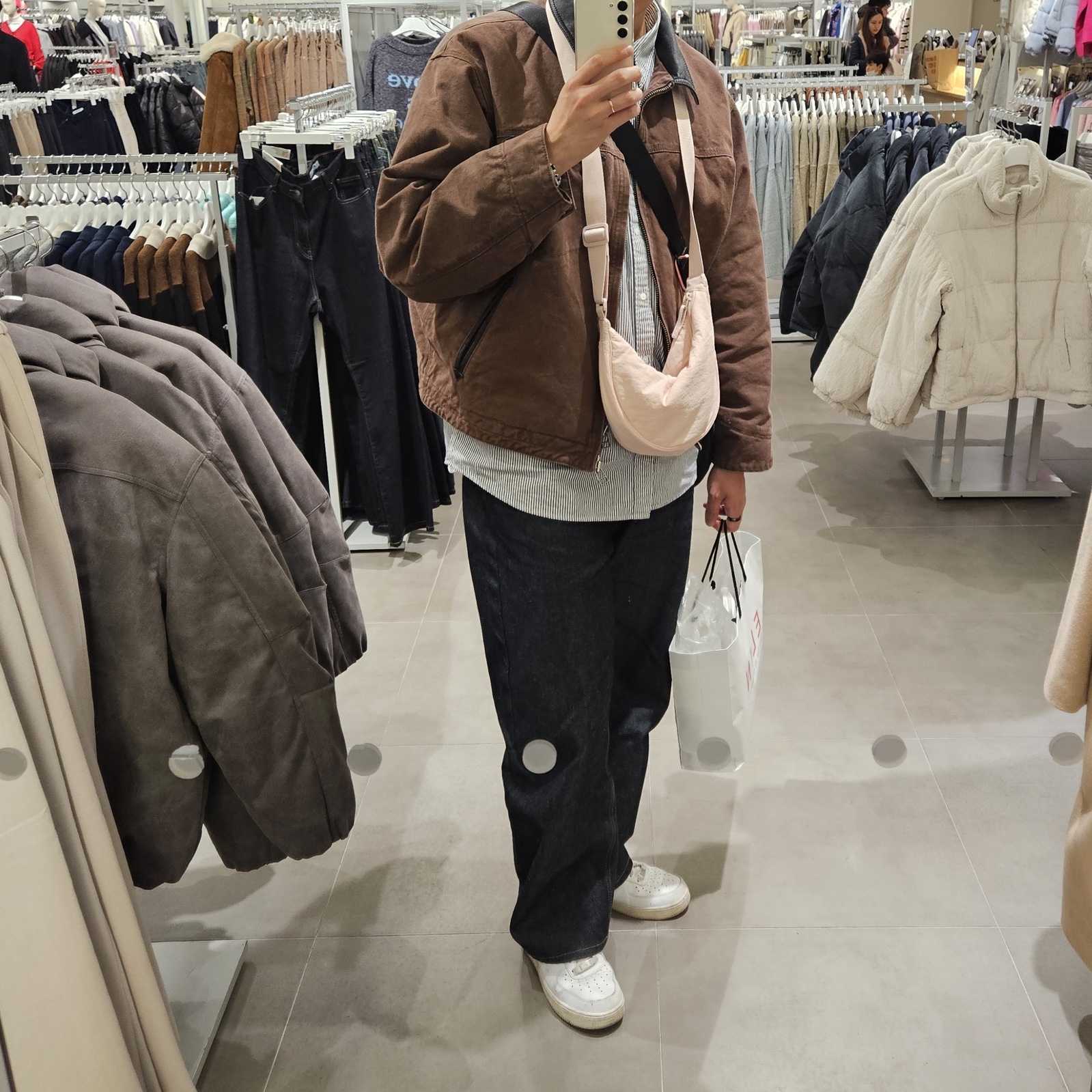 Nike Air Force 1 '07 Low White 착용 스타일