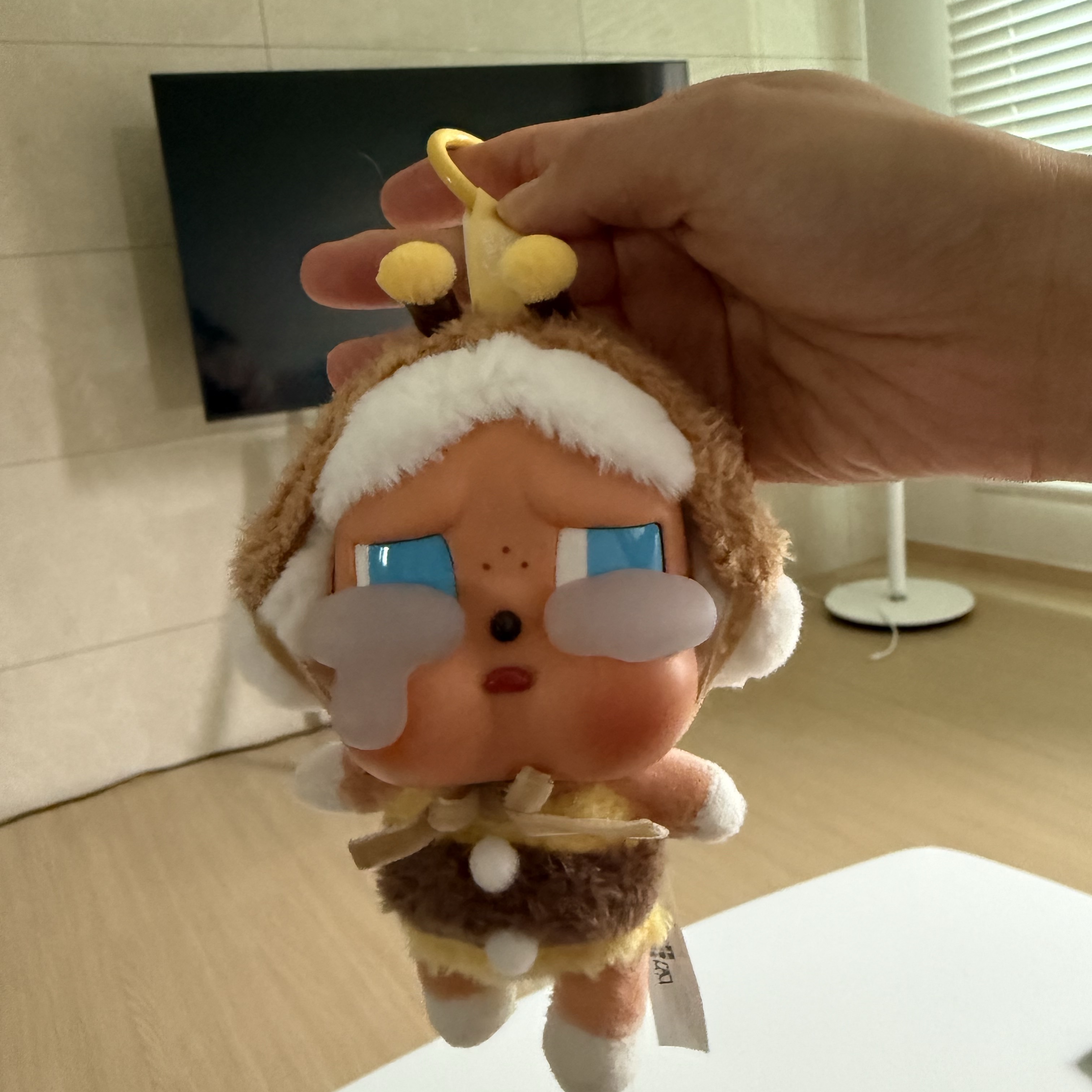 Pop Mart Crybaby Crying Again Series Plush Keyring Sealed Case (1 Blind Box) 착용 스타일