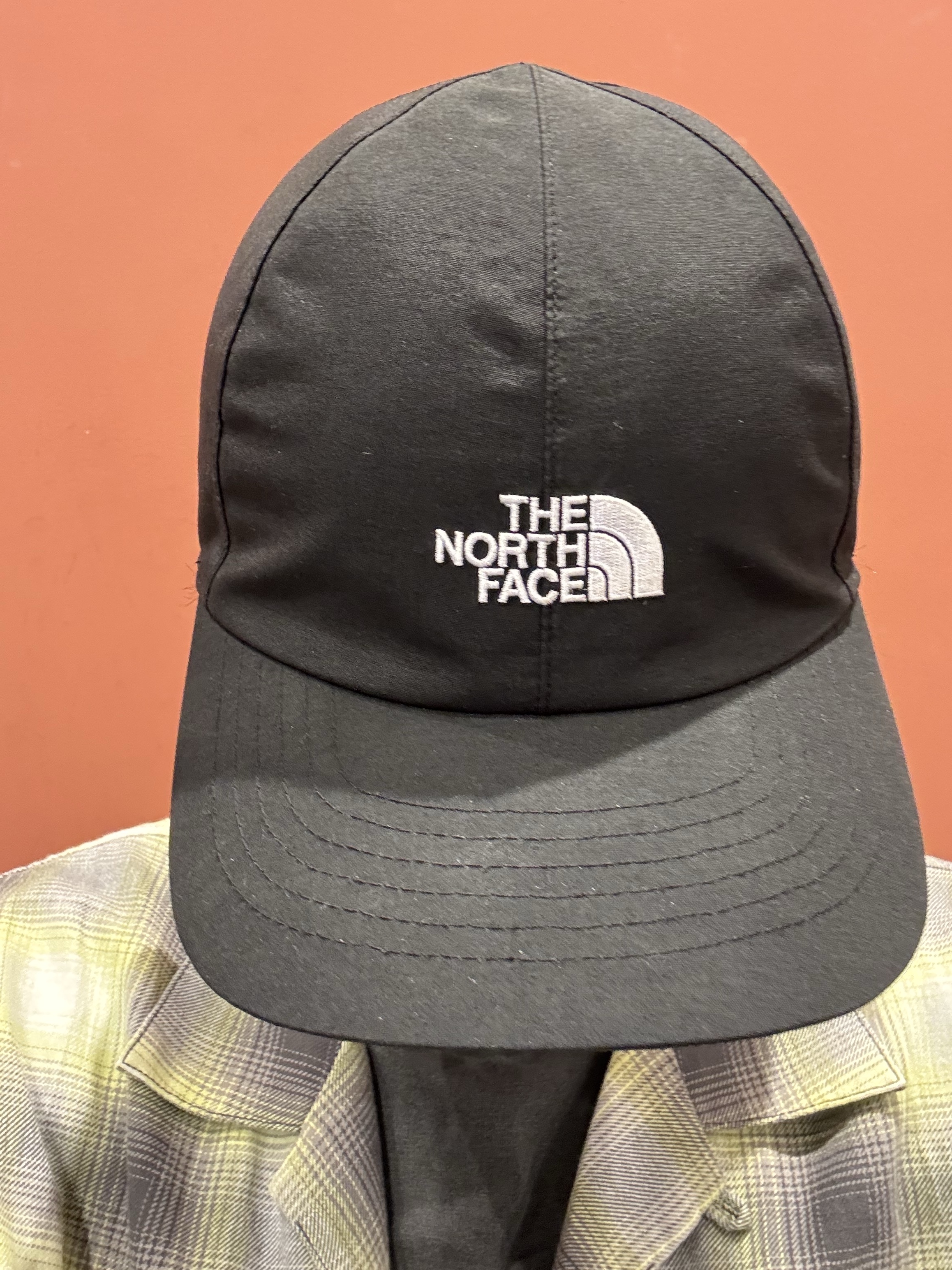 The North Face GTX Ball Cap Black 착용 스타일