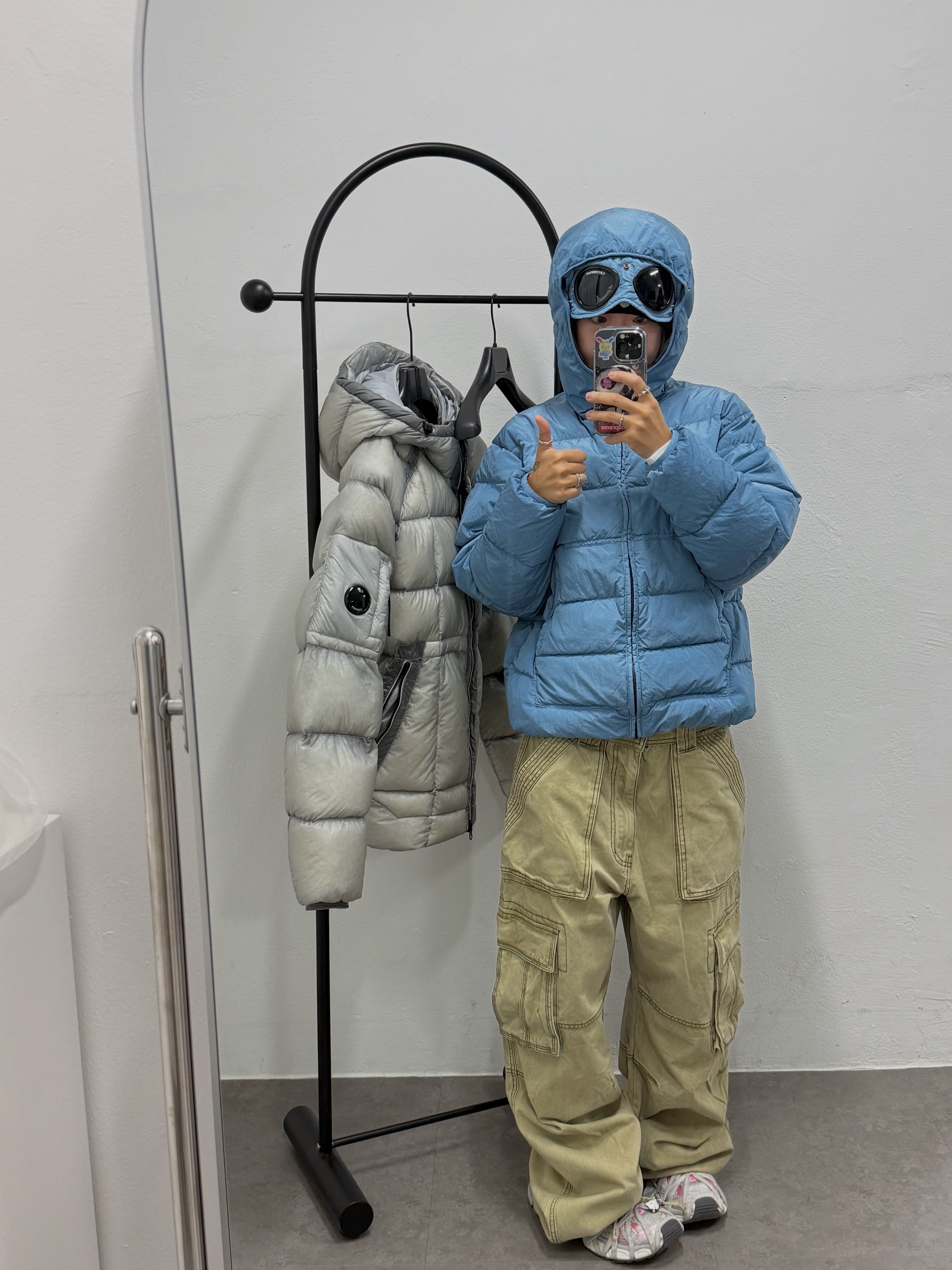 (W) Balenciaga 3XL Extreme Lace Sneaker White Grey, C.P. Company D.D. Shell Hooded Down Jacket Black - 25FW 착용 스타일 - 1