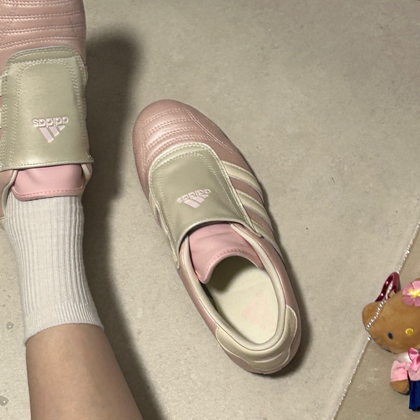 (W) Adidas Taekwondo Clear Pink Off White, Sanrio Hello Kitty Style Up Mascot Sunburn 착용 스타일