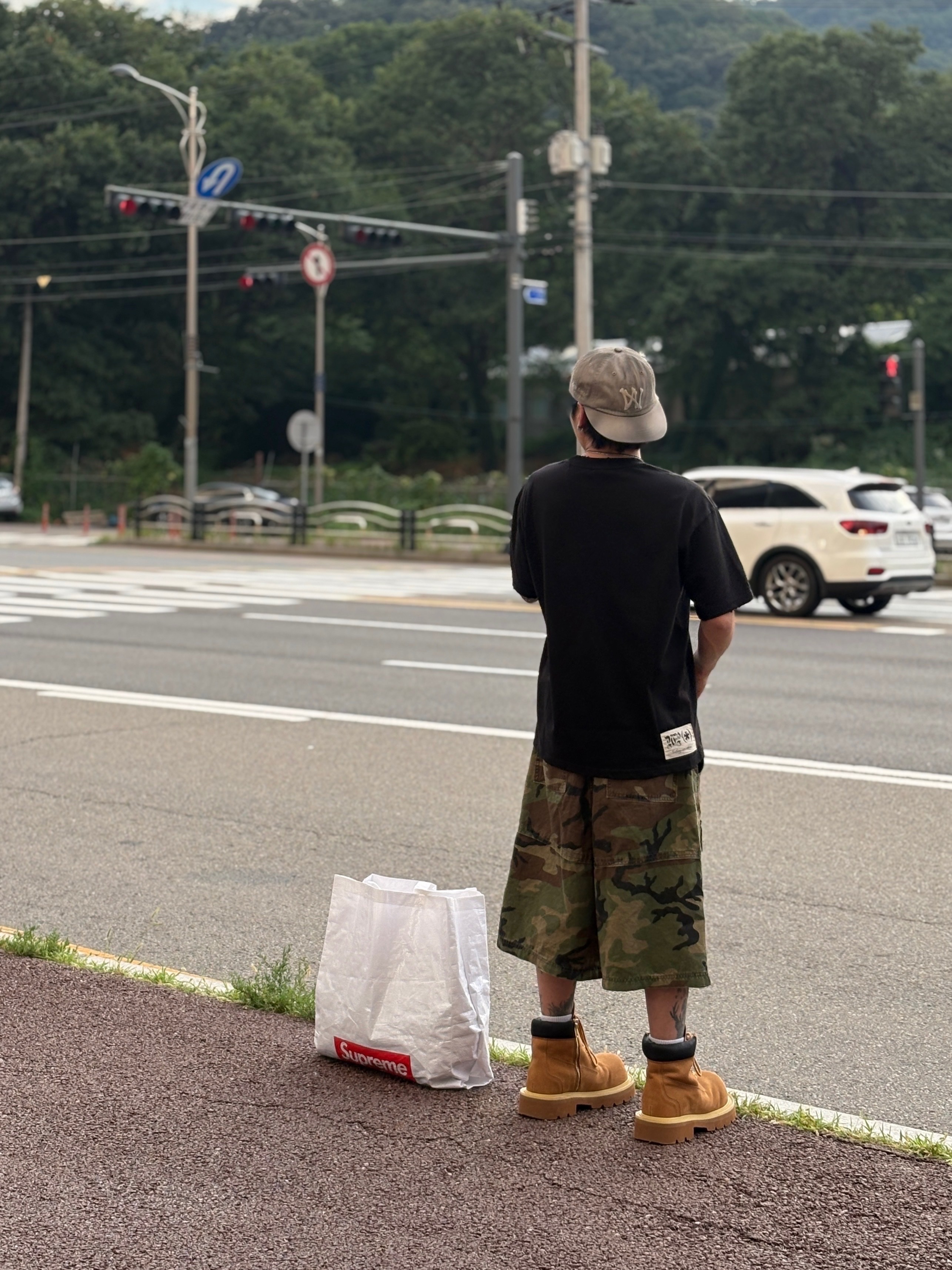 [KREAM Exclusive] Aoiro 6-Panel Bone A/N Cap Mud, Wapworks Dayworker T-Shirt Black 착용 스타일 - 4