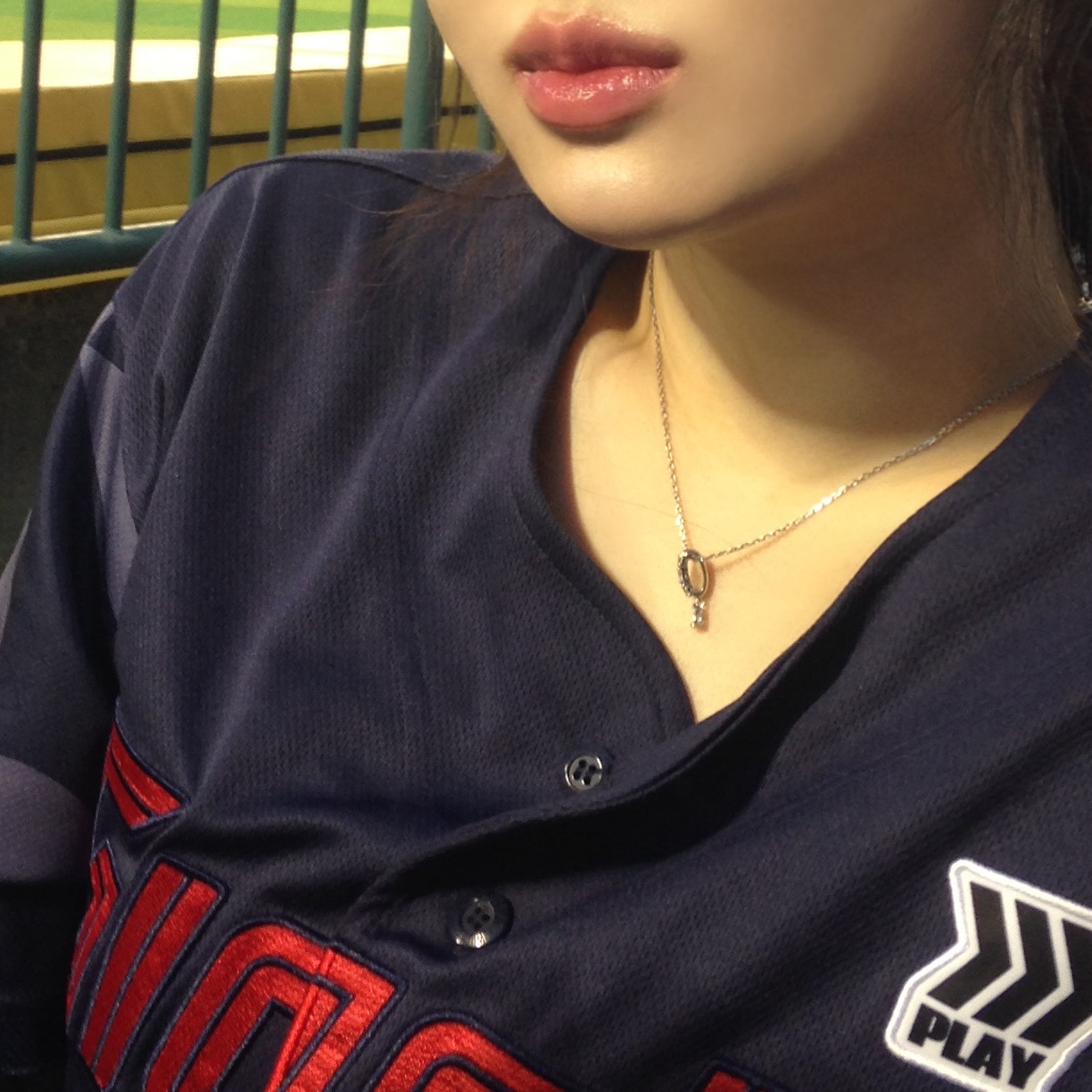 (W) Swarovski Dextera Pendant Mixed Cuts White Rhodium Plated, Lotte Giants Away Authentic Uniform Multi (Non Marking Ver.) 착용 스타일 - 2