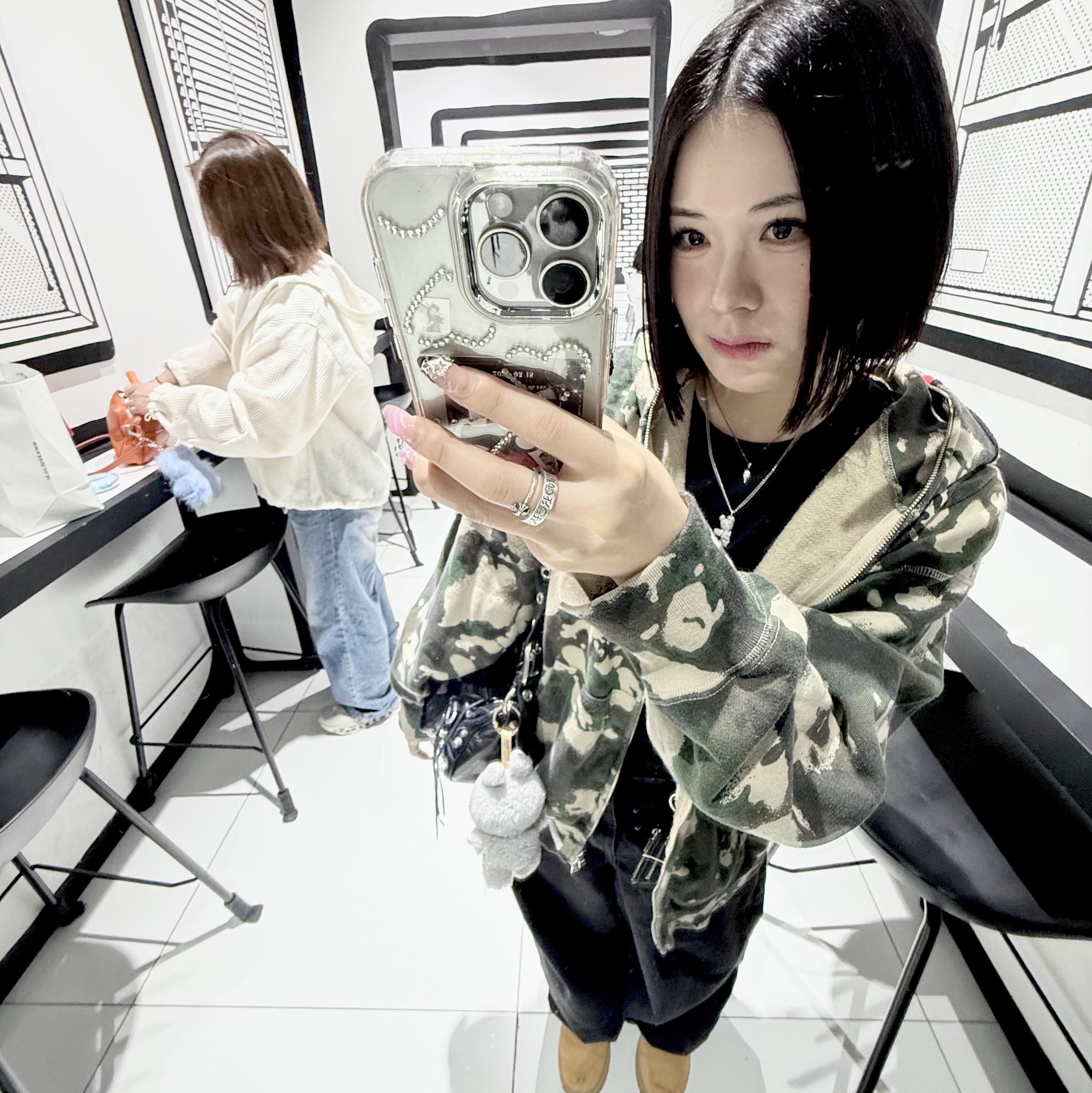 BAPE Map Camo Shark Relaxed Fit Full Zip Hoodie Green 착용 스타일