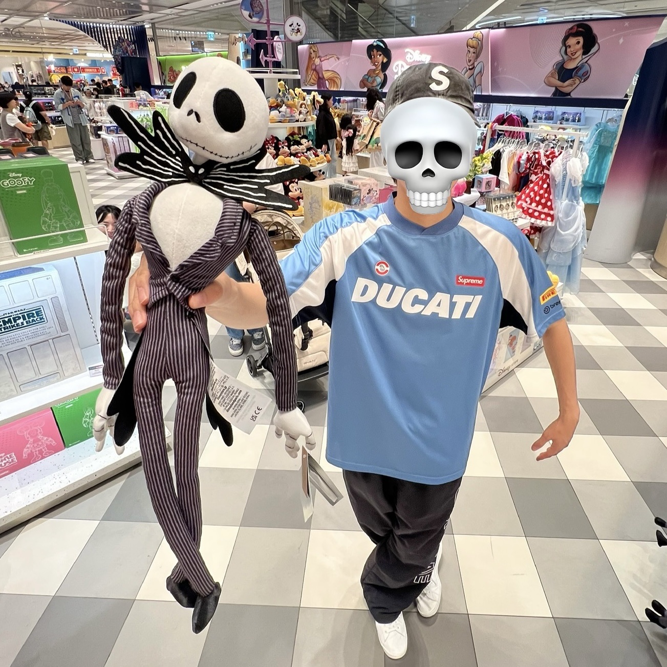 Supreme x Ducati Soccer Jersey Blue - 24SS, Supreme Spellout Embroidered Track Pants Black - 23FW 착용 스타일