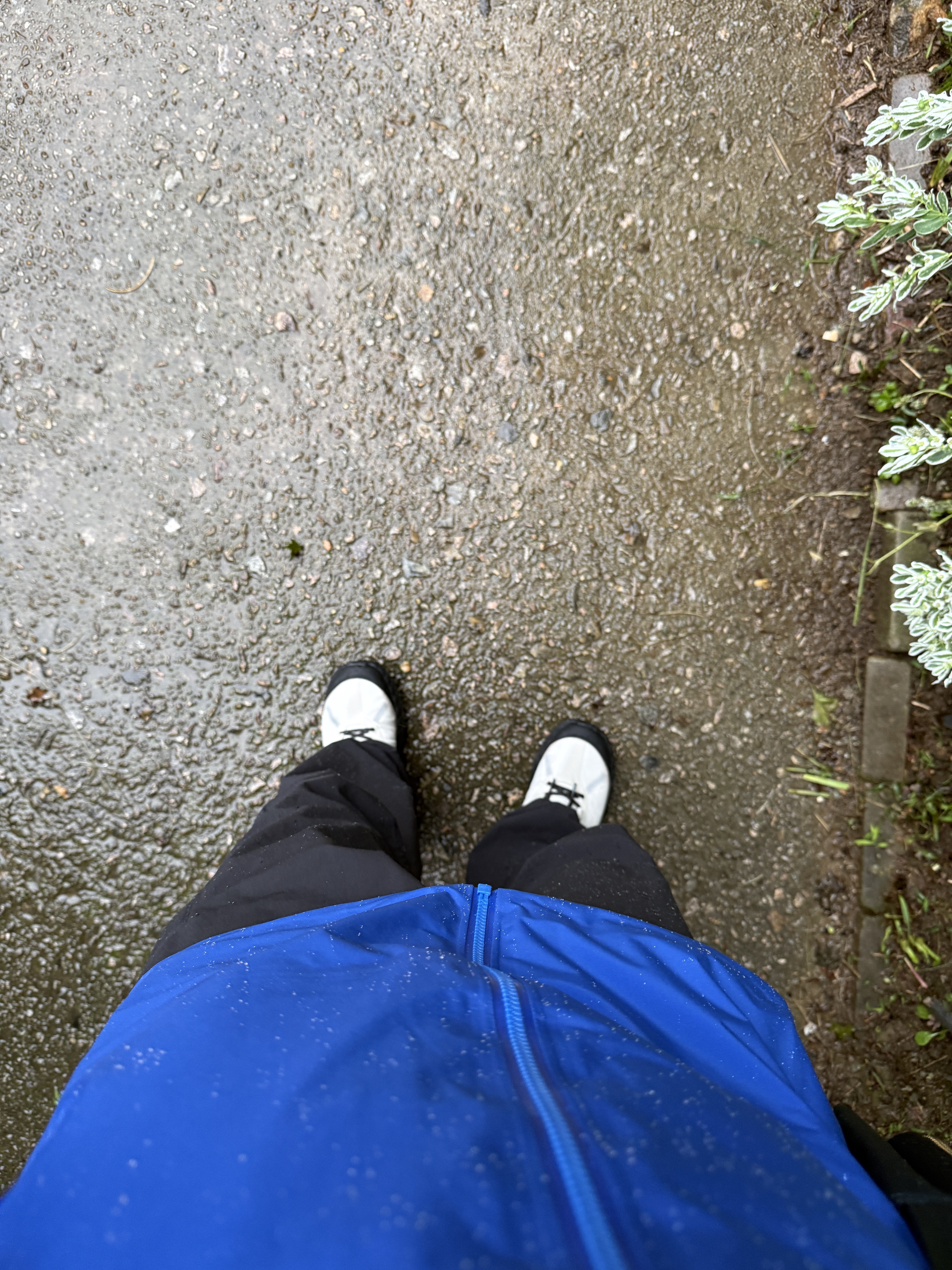 Norda 001/A Cinder, Arc'teryx Rampart Pants Black 착용 스타일