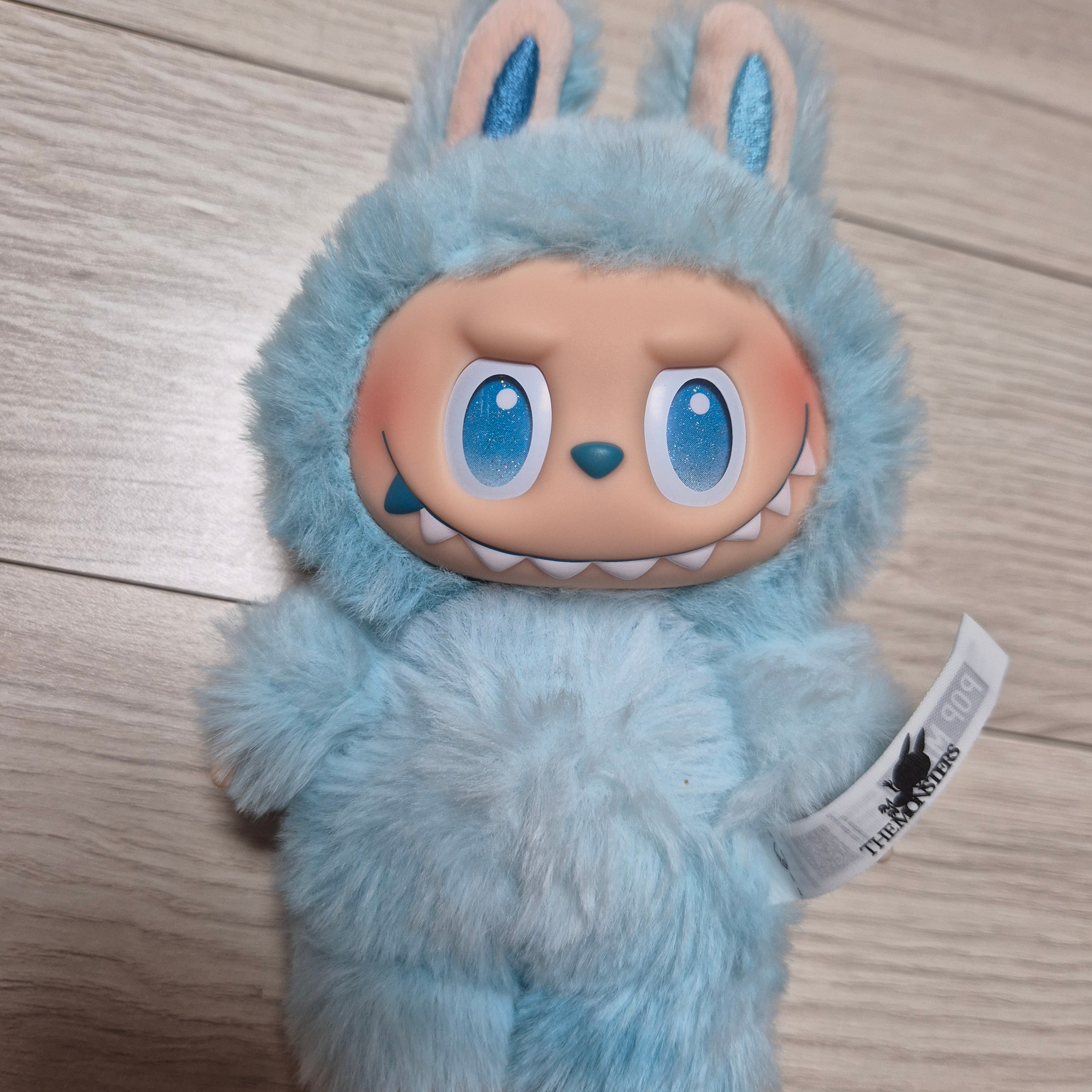 Pop Mart Labubu The Monsters Highlight Series Hope Keyring (Opened Case) 착용 스타일
