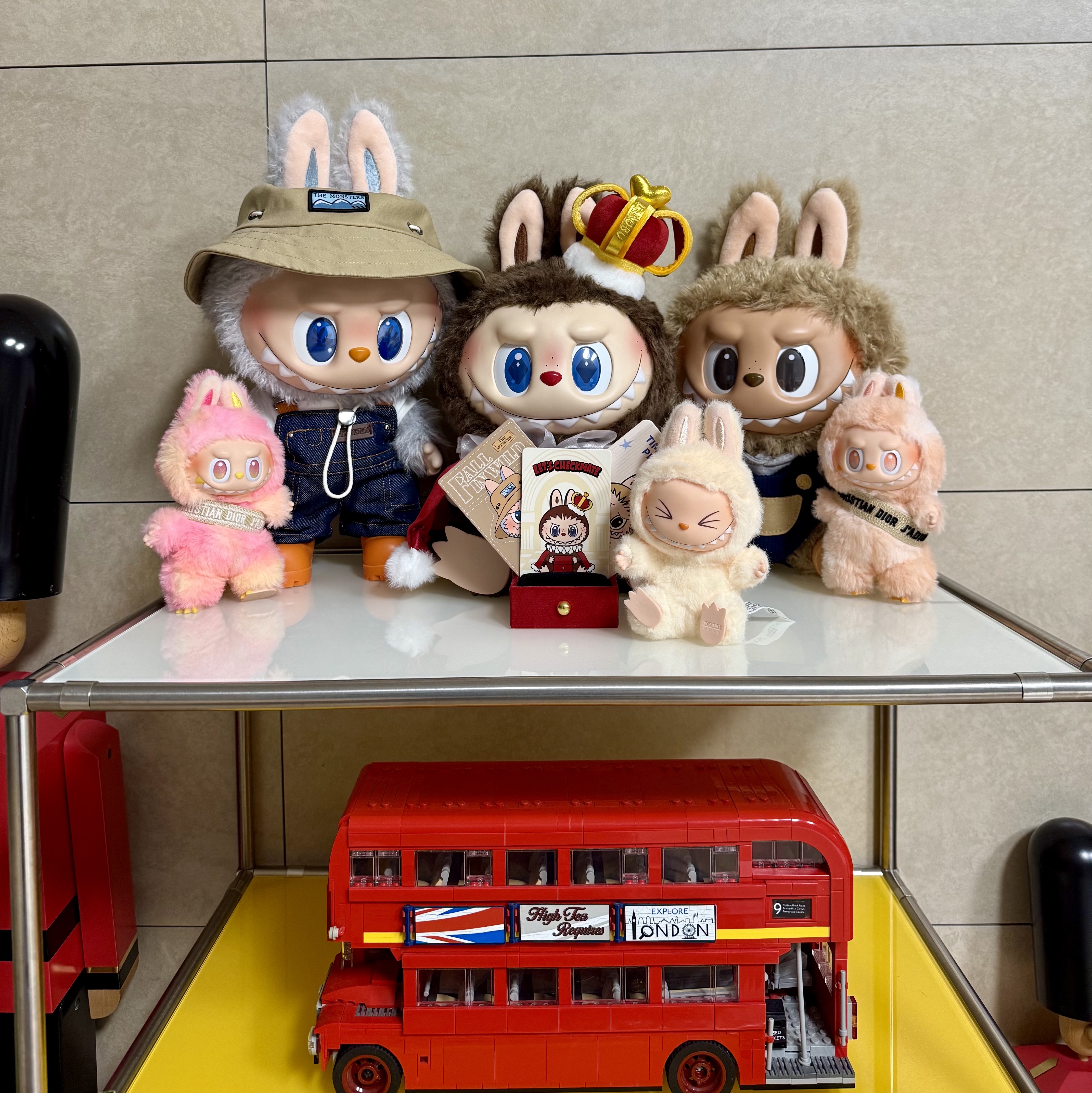 Pop Mart The Monsters Fall In Wild Labubu Series Plush Doll 착용 스타일
