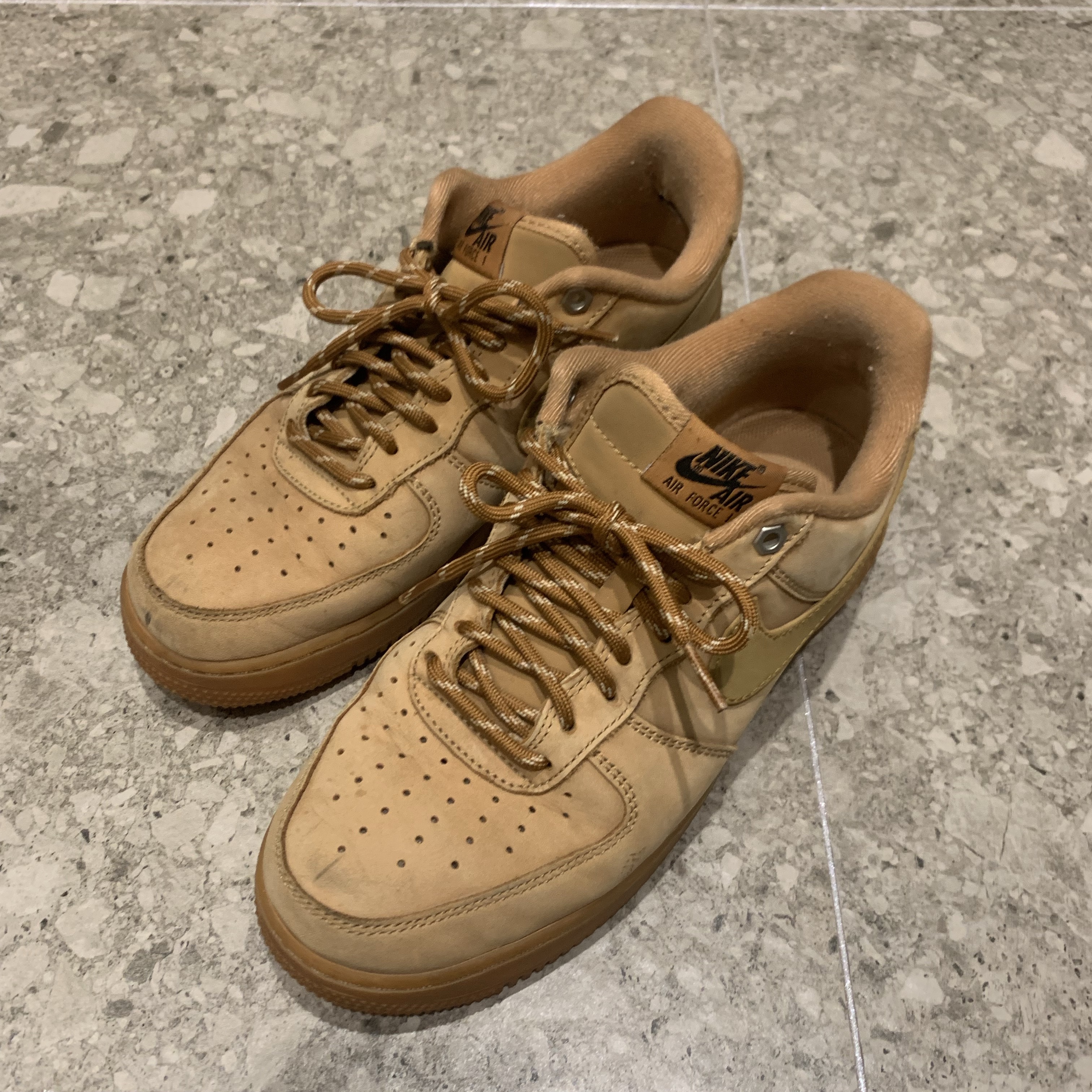 Nike Air Force 1 '07 WB Flax 착용 스타일