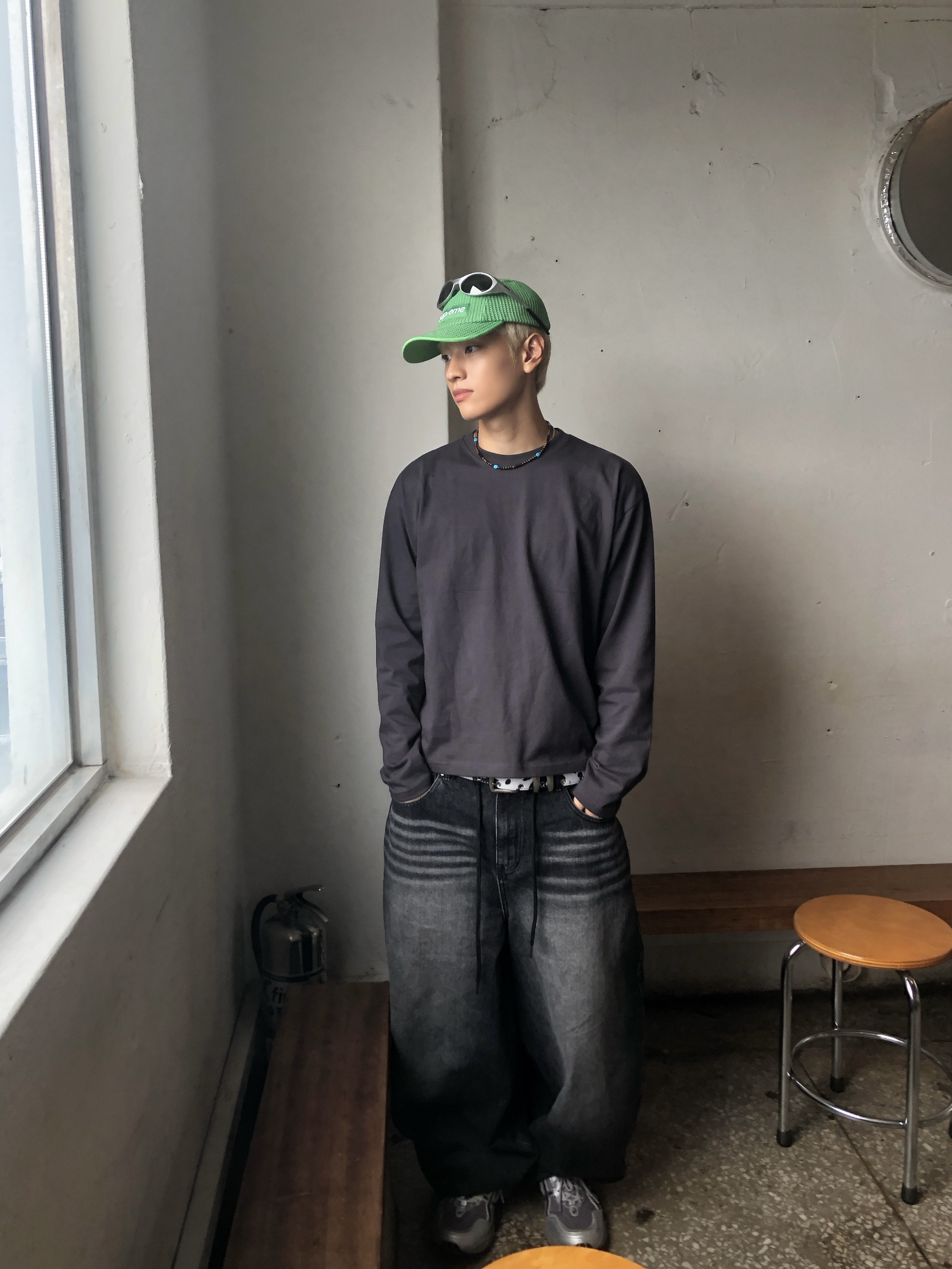 Oakley Eye Jacket Redux Silver Frame Prizm Black Polarized Lenses High Bridge Fit, Asics x Freja Wewer Gel-1090 V2 Clay Grey Pure Silver 착용 스타일 - 1