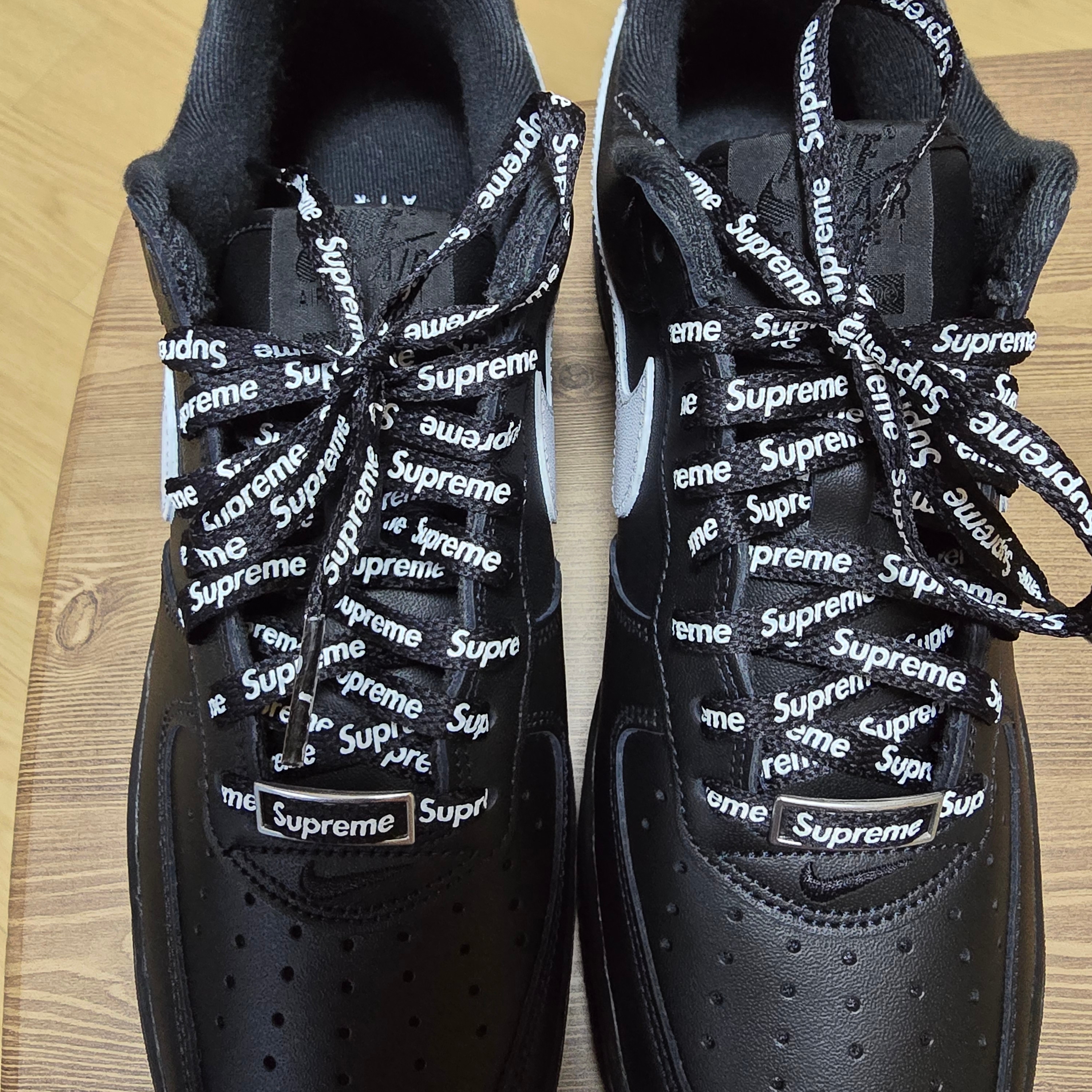 Nike x Supreme Air Force 1 Low Black 착용 스타일