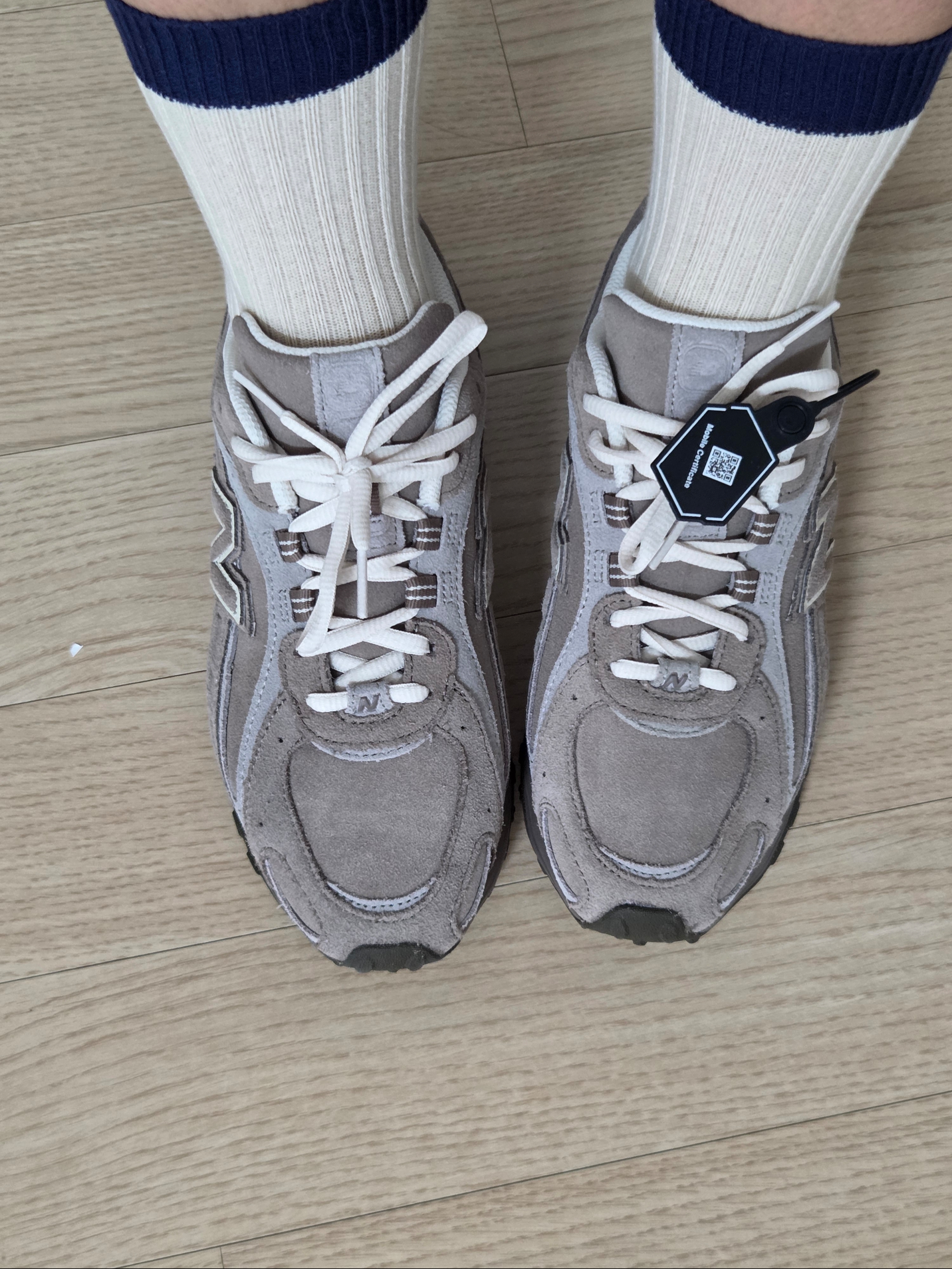 New Balance 204L Suede Mushroom Arid Stone 착용 스타일