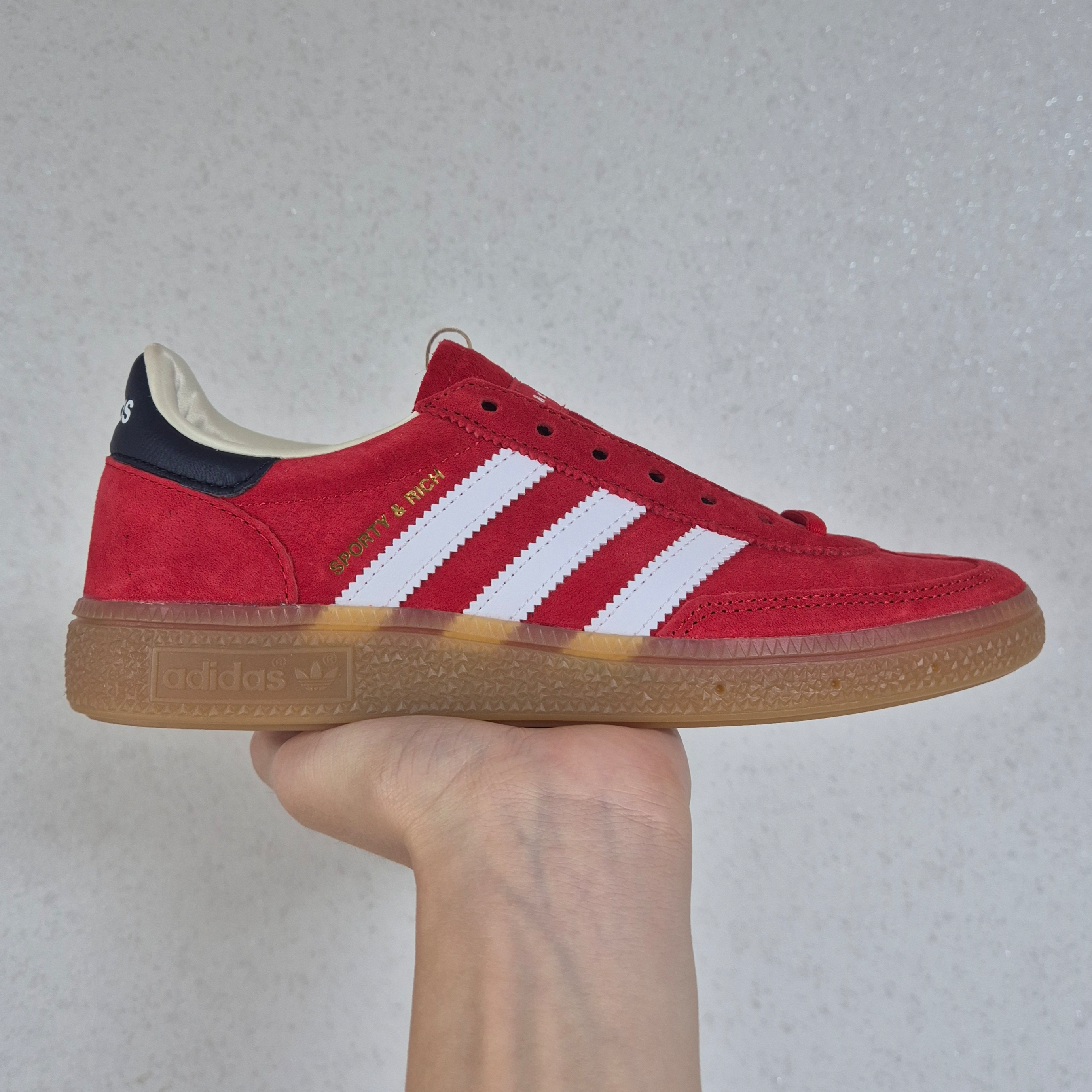 Adidas x Sporty & Rich Spezial Handball Collegiate Red Night Indigo 착용 스타일