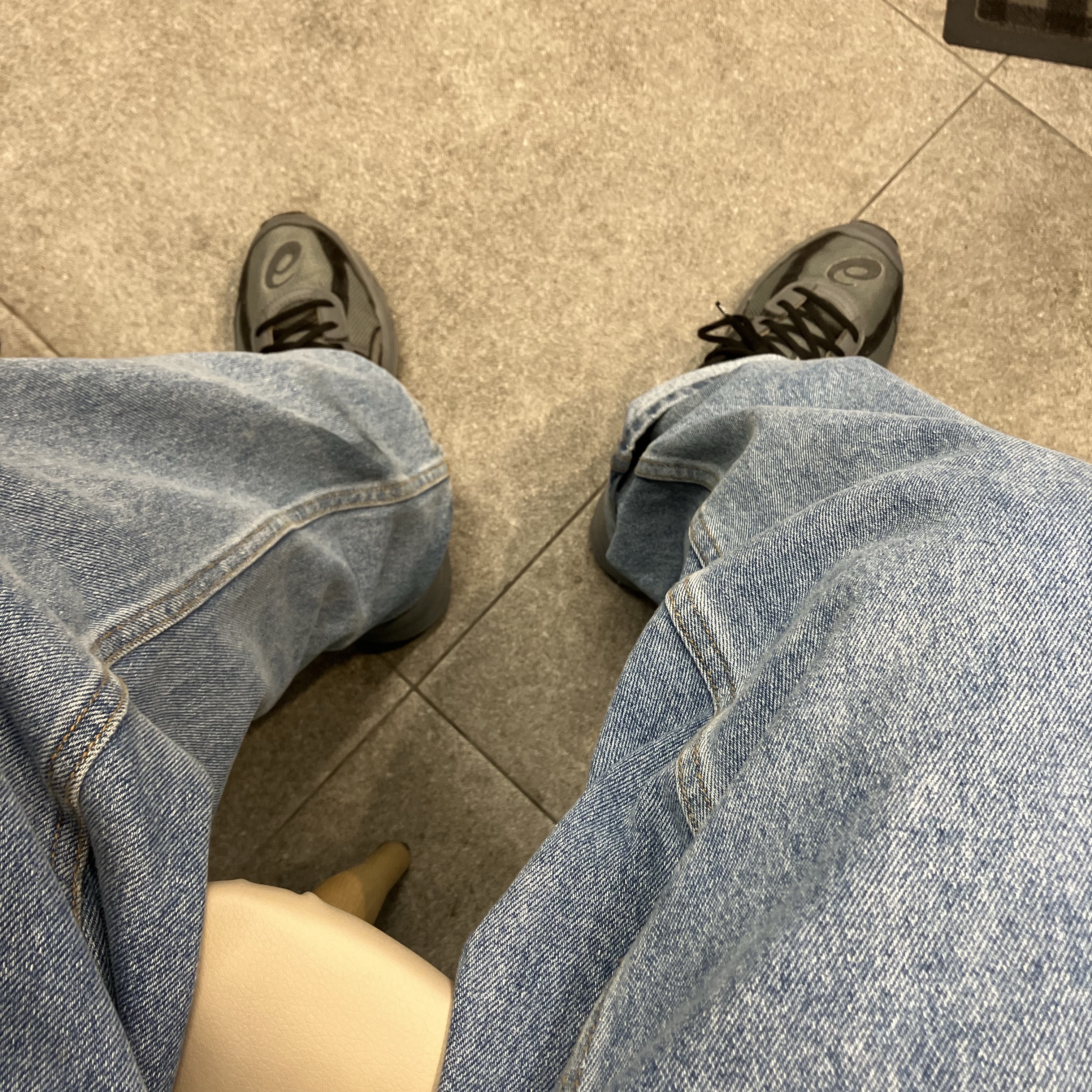 Levi's x Nike Baggy Jeans Light Blue 착용 스타일