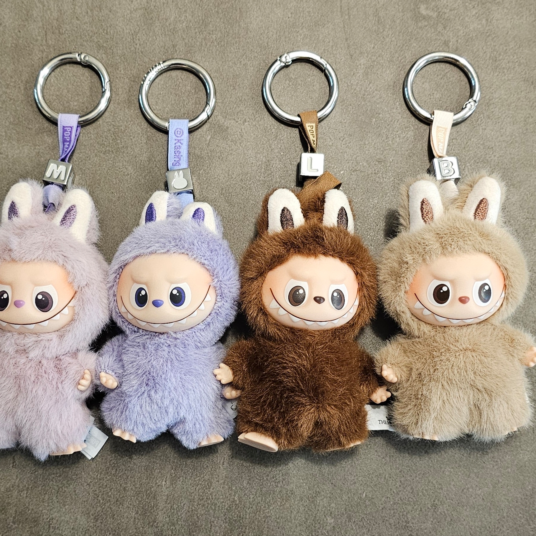 Pop Mart Labubu The Monsters Pin For Love Series Vinyl Plush Pendant (A-M) B (Opened Case), Pop Mart Labubu The Monsters Pin For Love Series Vinyl Plush Pendant (A-M) M (Opened Case) 착용 스타일