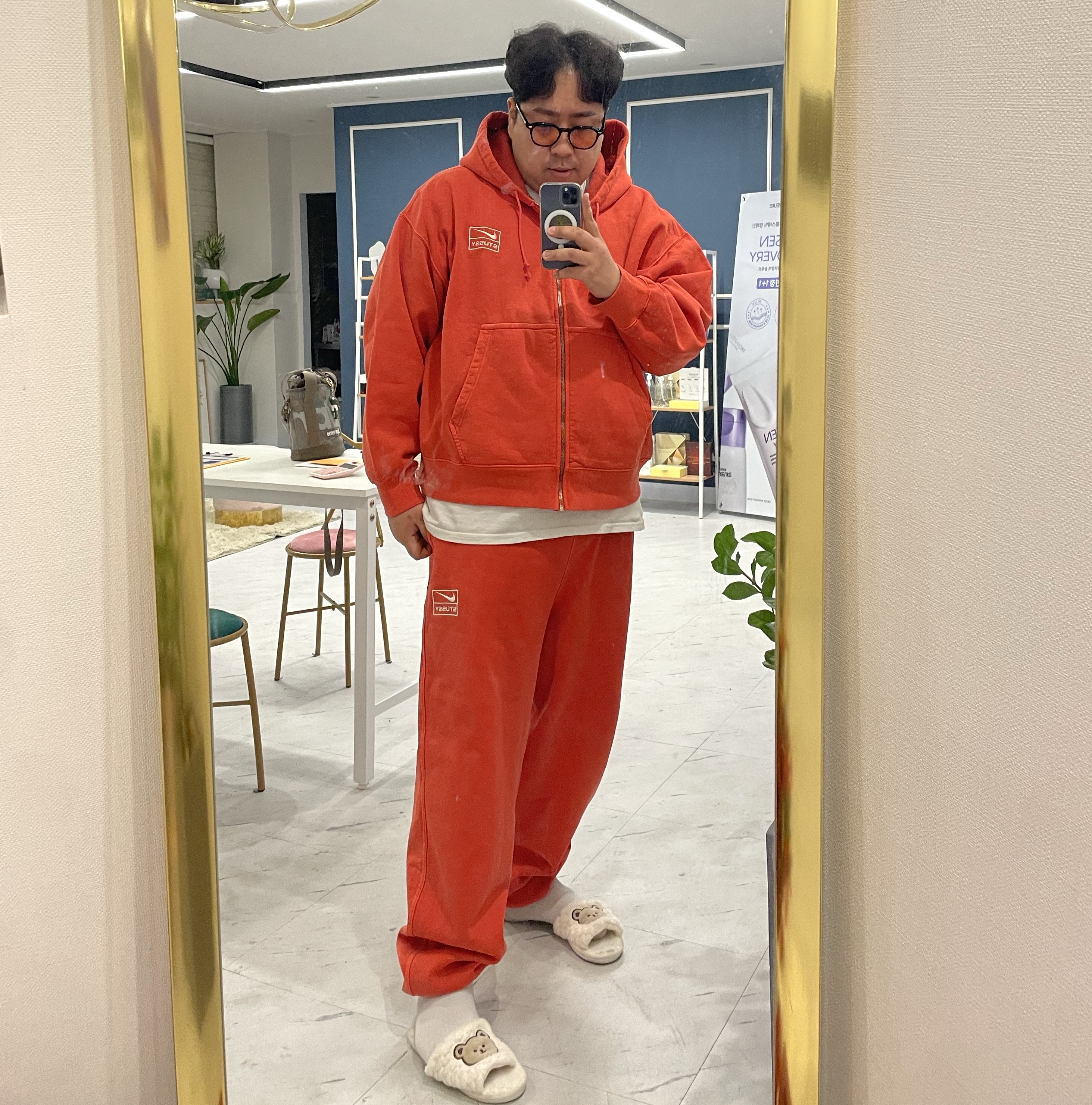 Nike x Stussy Pigment Dyed Fleece Pants Habanero Red (FJ9157-642) 착용 스타일