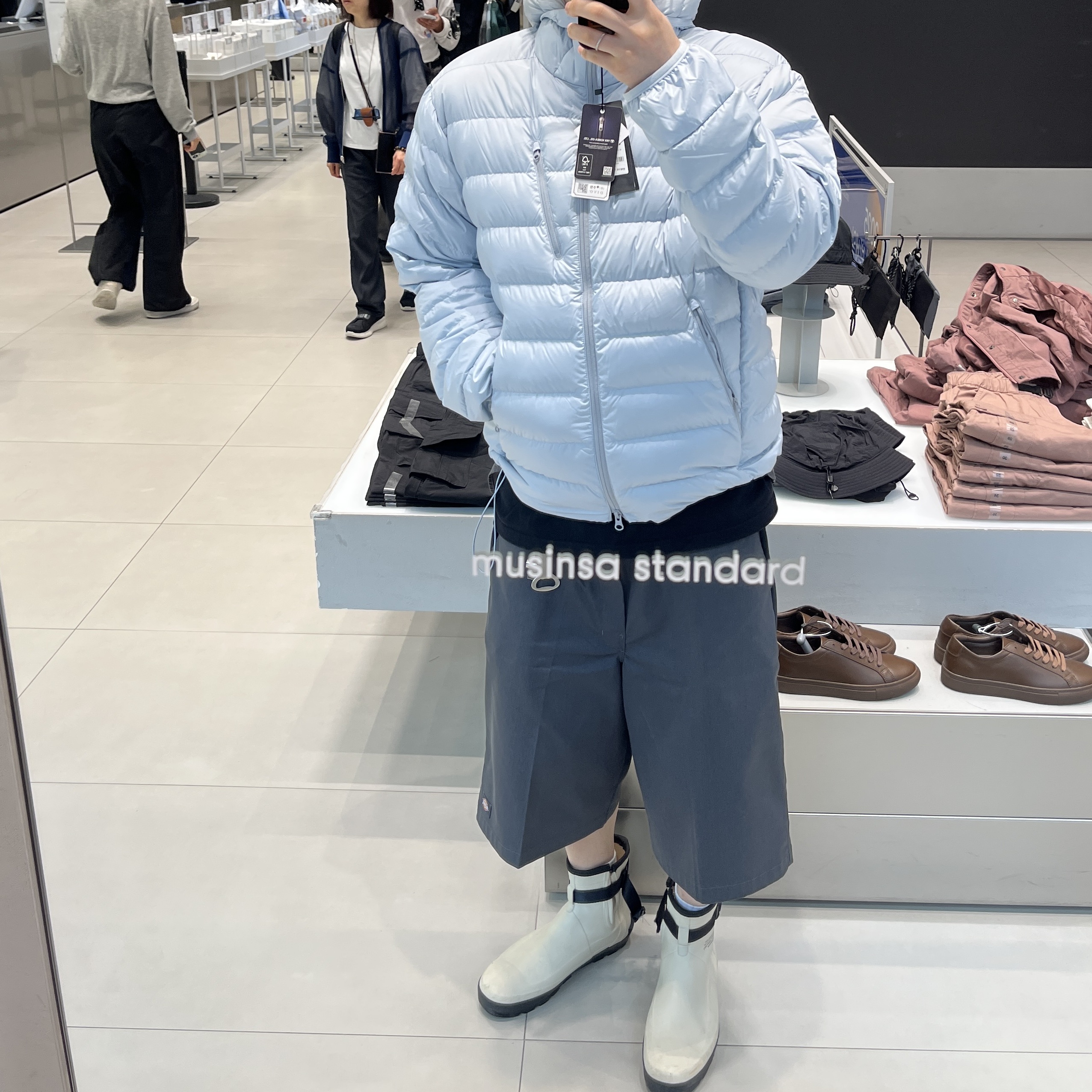 Musinsa Standard City Leisure Hooded Light Down Jacket Cloudy Blue 착용 스타일