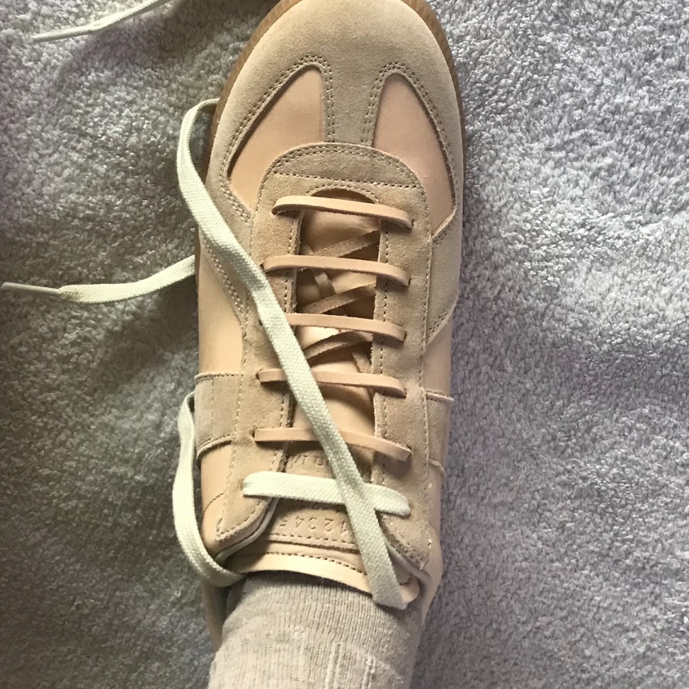 (W) Maison Margiela Replica Sneakers Beige 착용 스타일