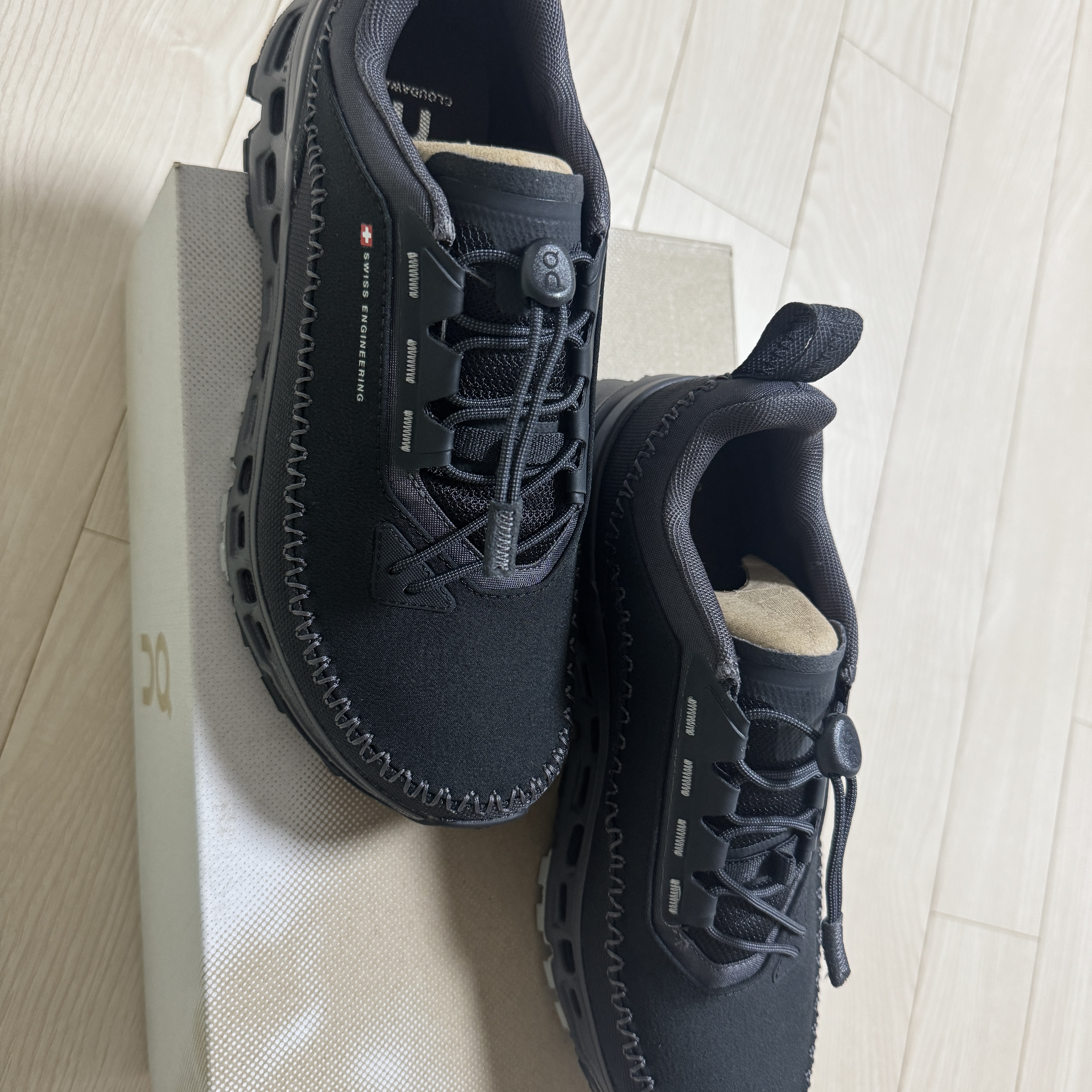(W) On Running Cloudaway 2 Black Eclipse 착용 스타일