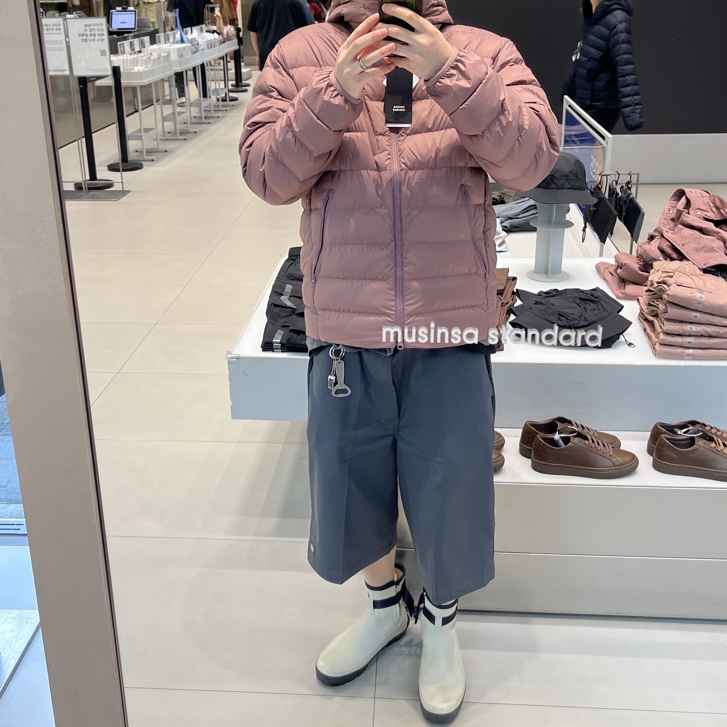 Musinsa Standard City Leisure Hooded Light Down Jacket Smoke Pink 착용 스타일