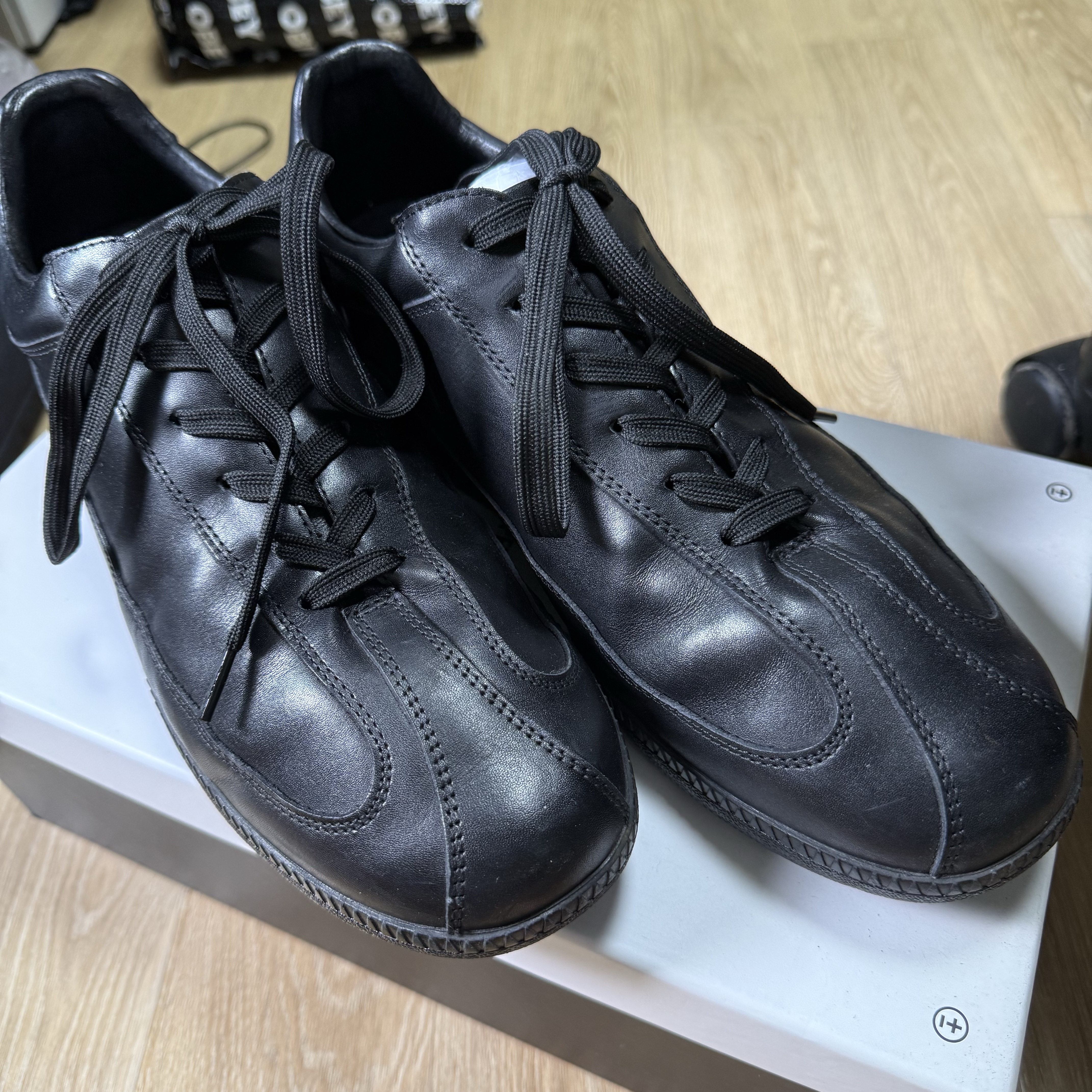 Pemont Dress Black 착용 스타일