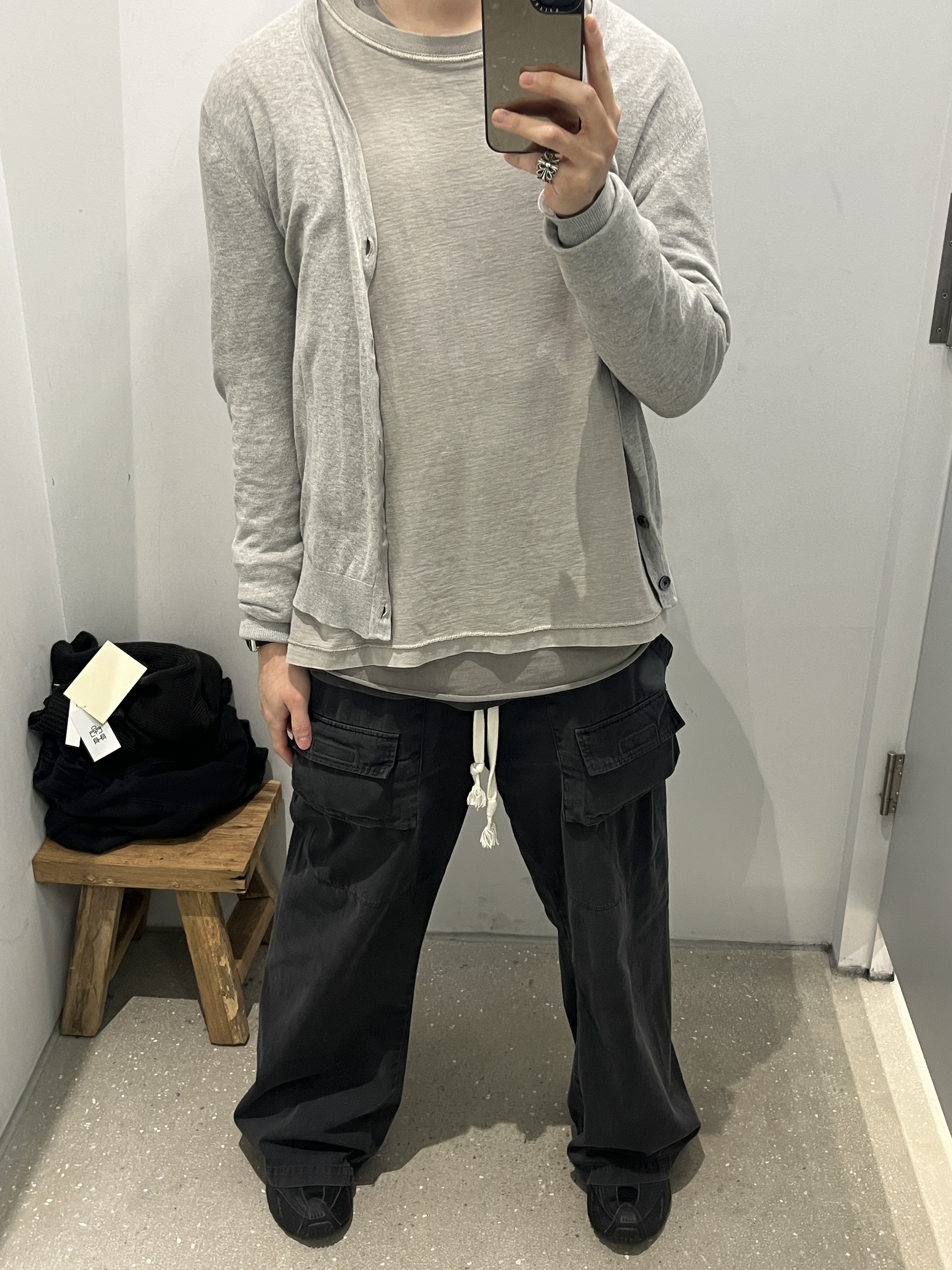 Polyteru Front Cargo Pants 1.2v Black, (W) Nike Shox R4 Black 착용 스타일