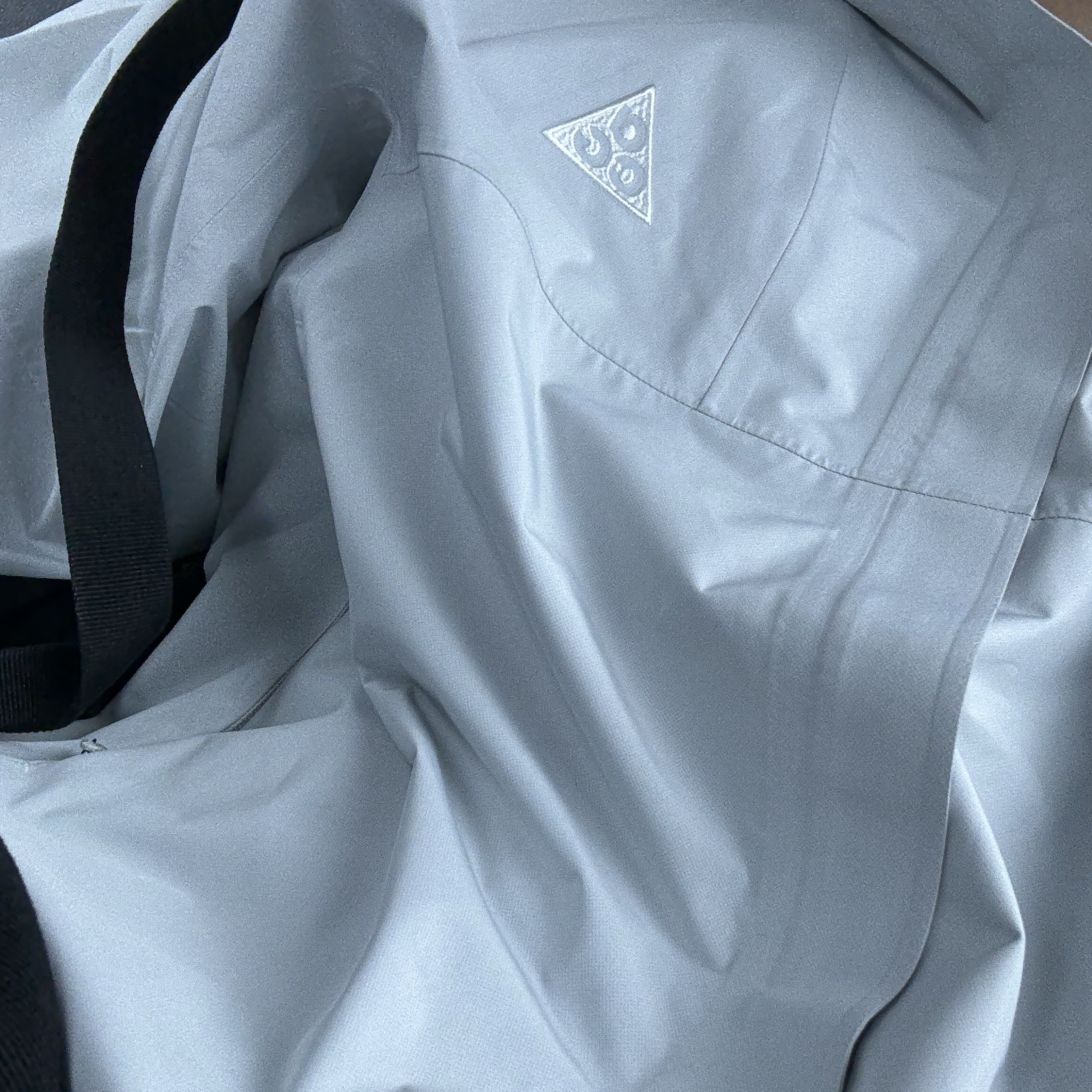 Nike ACG Storm-Fit ADV Cascade Rains Full Zip Jacket Photon Dust - Asia 착용 스타일