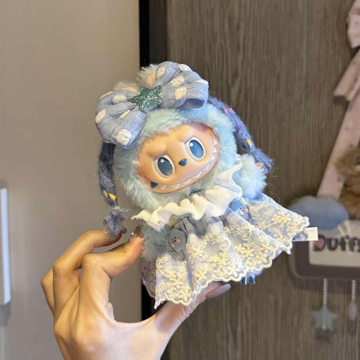 Pop Mart Labubu The Monsters Highlight Series Hope Keyring (Opened Case) 착용 스타일