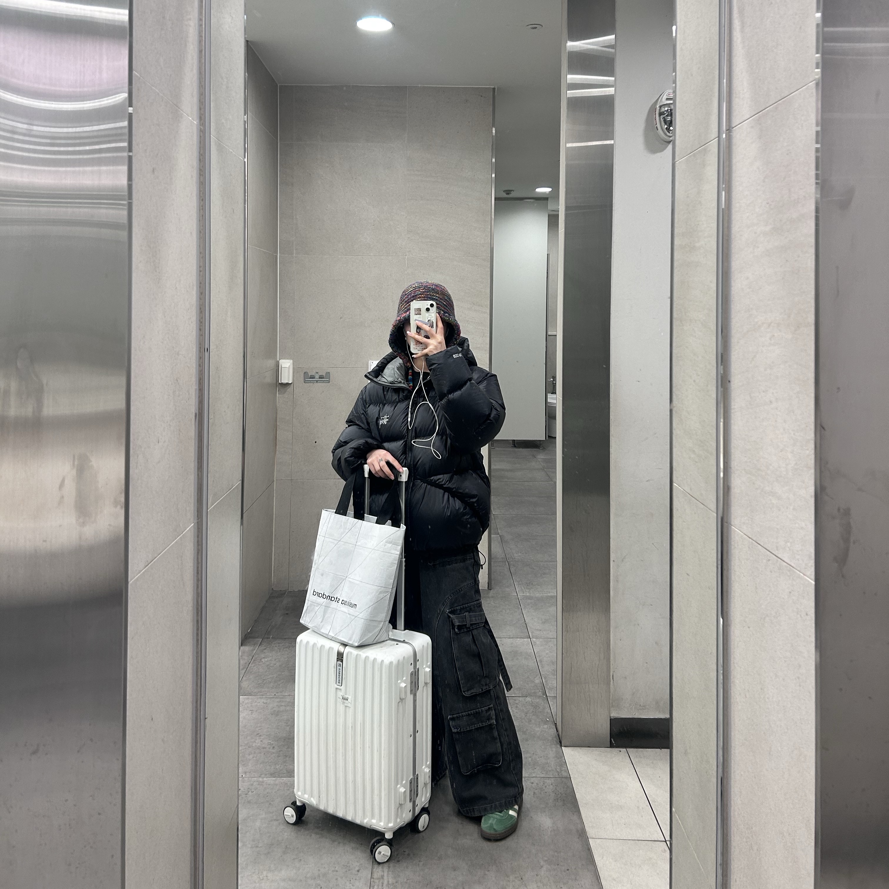 Stussy Down Parka Micro Ripstop Phantom Black 착용 스타일