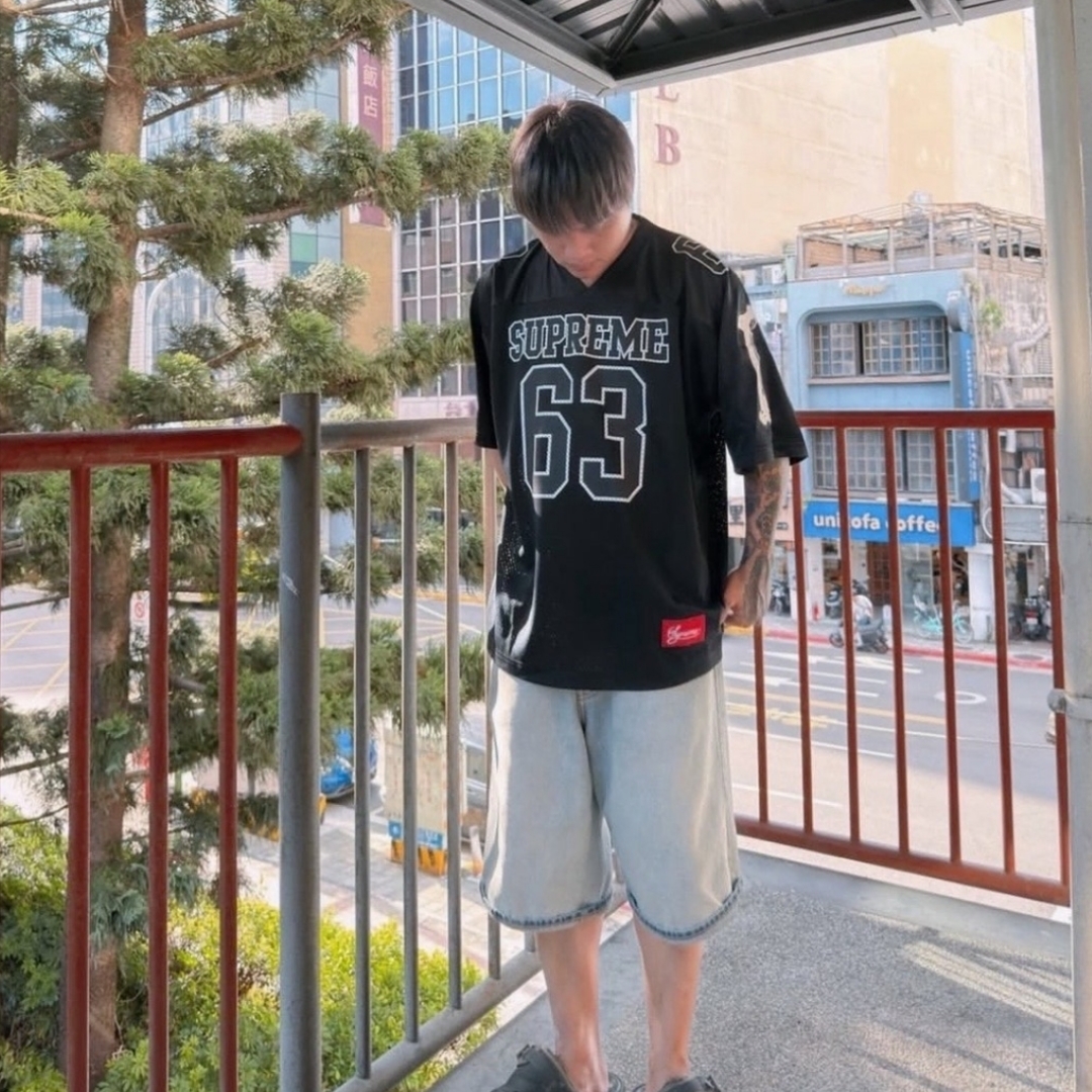 Supreme Bones Football Jersey Black - 25FW 착용 스타일
